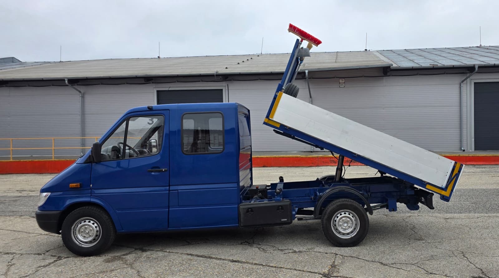 
								Mercedes-Benz 331 Sklapač full									