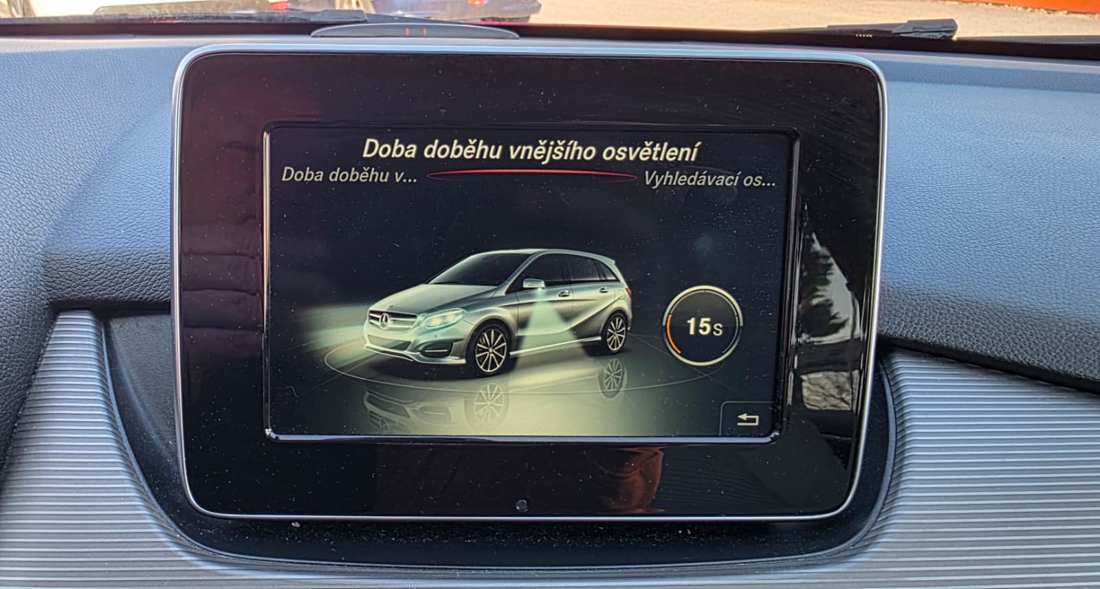 
								Mercedes-Benz B200 full									