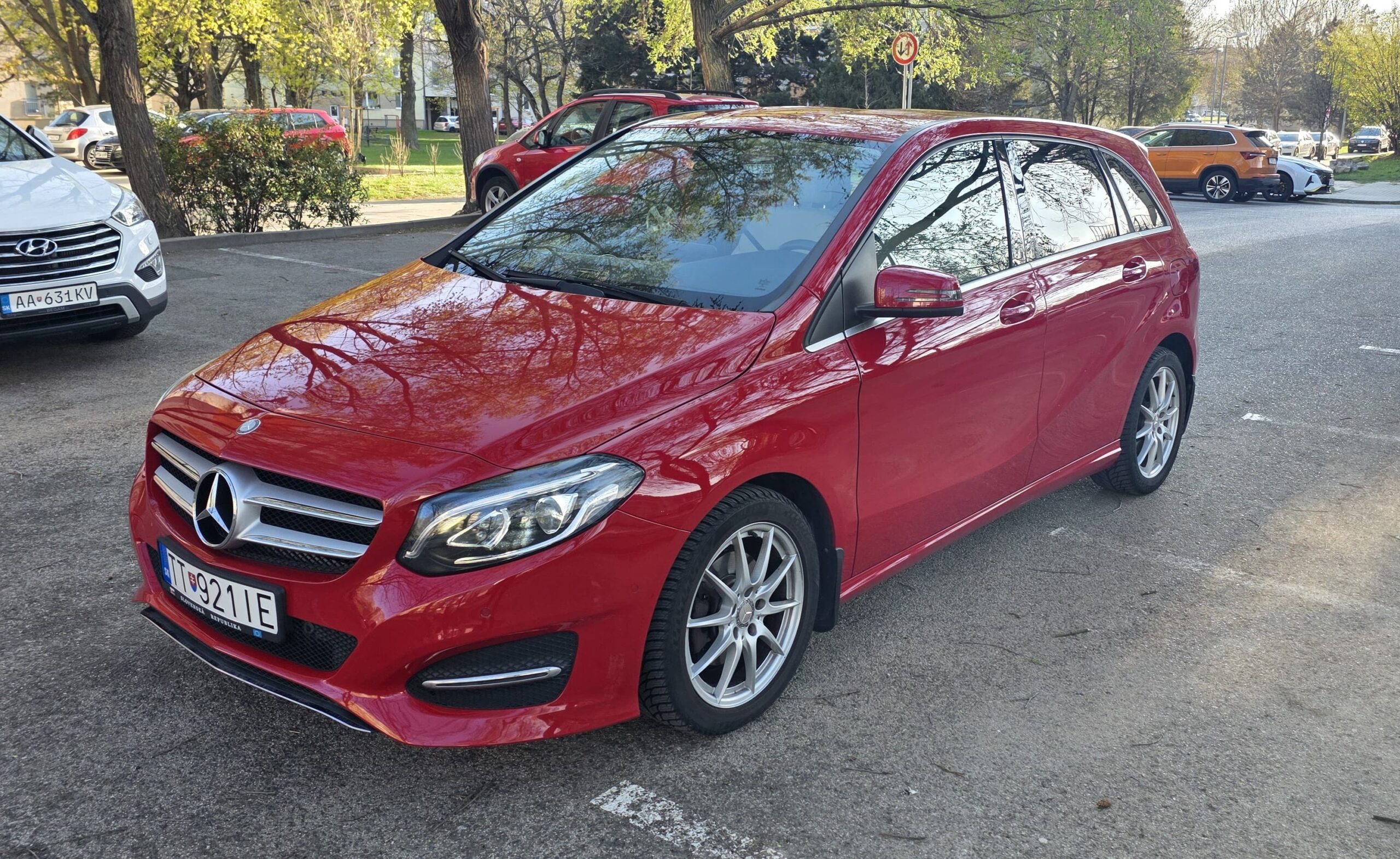 
								Mercedes-Benz B200 full									