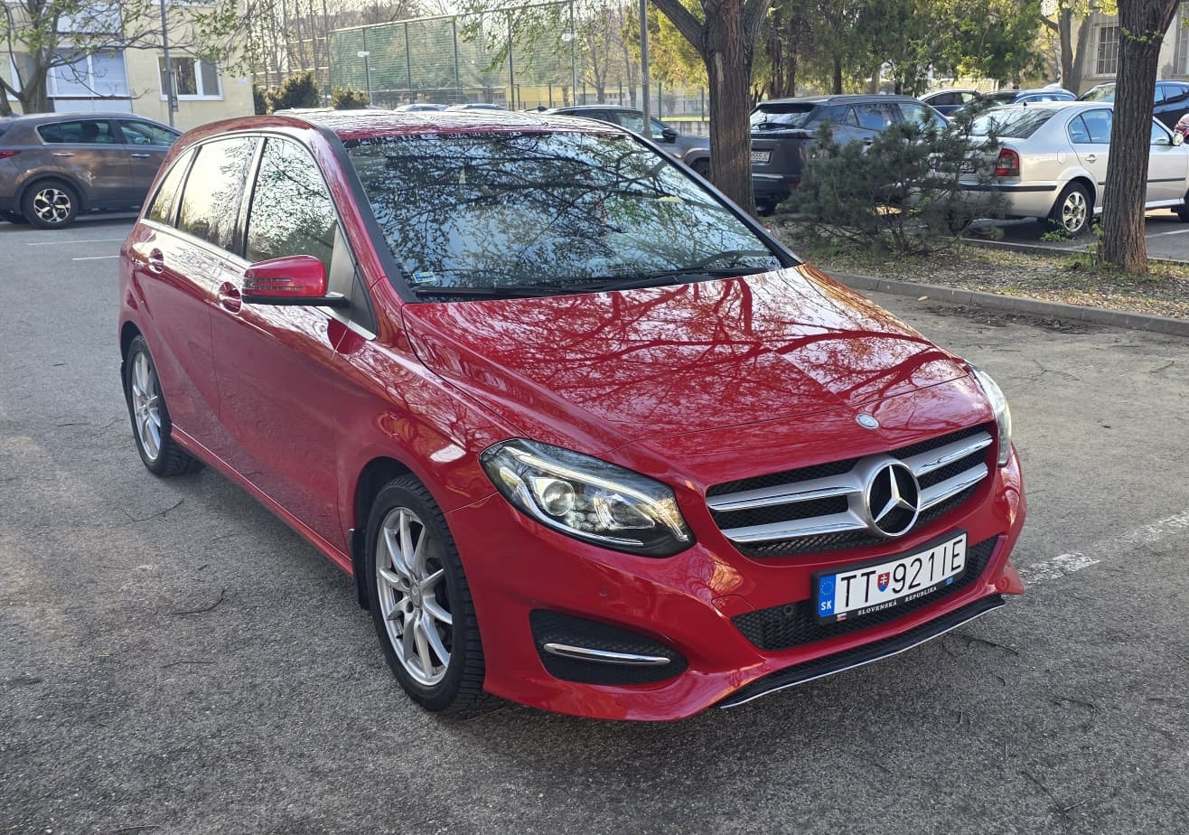 
								Mercedes-Benz B200 full									