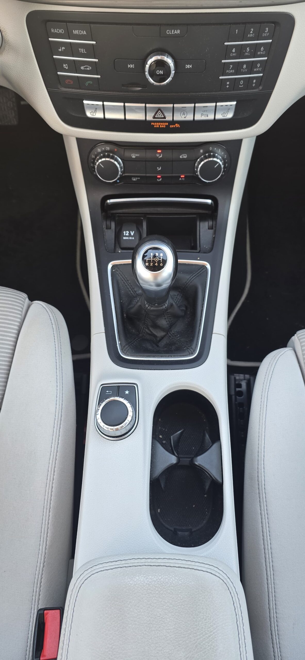 
								Mercedes-Benz B200 full									