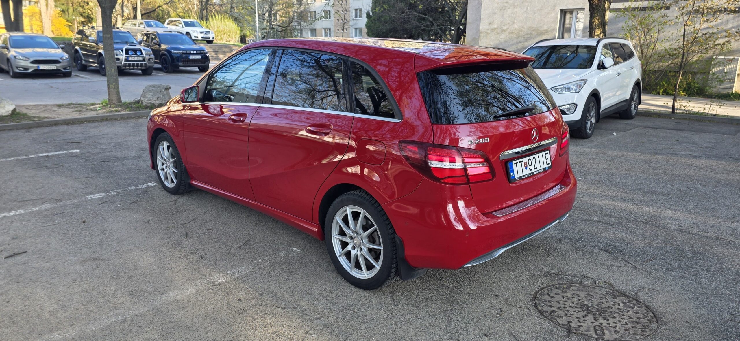 
								Mercedes-Benz B200 full									