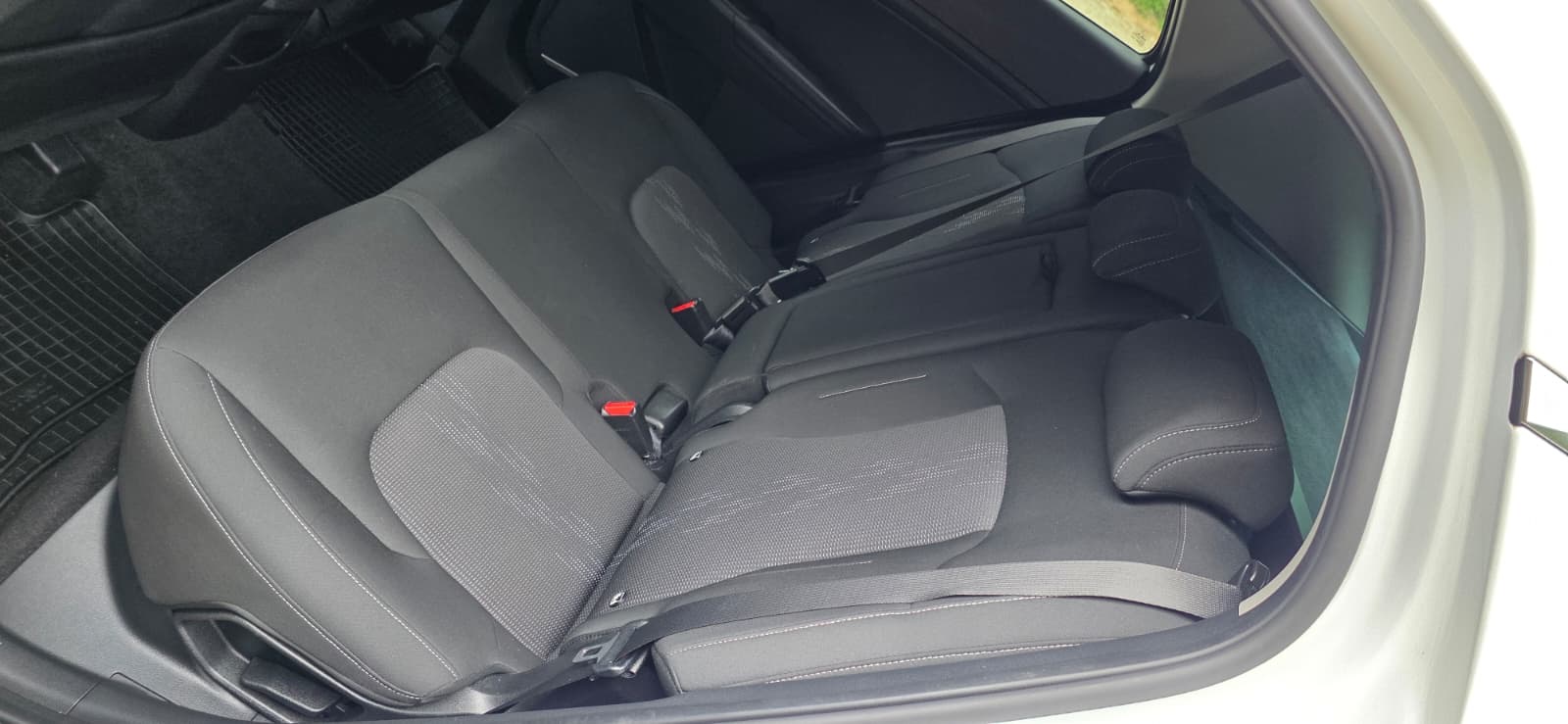 
								KIA SPORTAGE full									