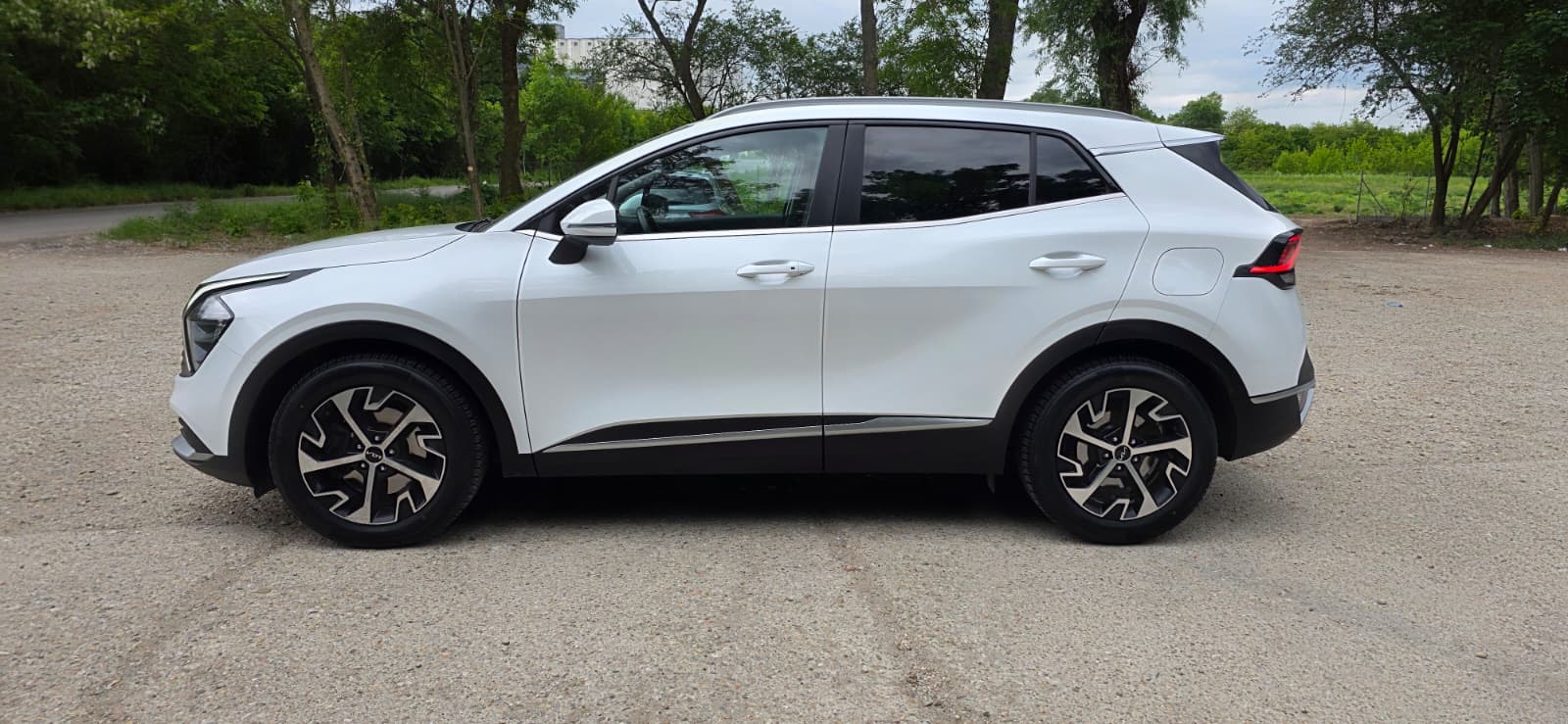 
								KIA SPORTAGE full									