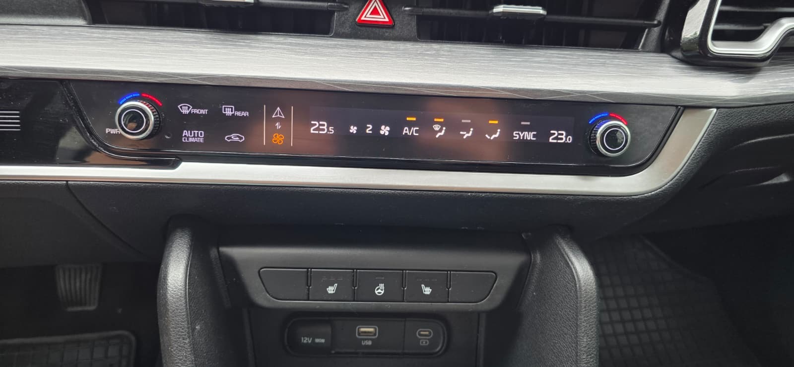 
								KIA SPORTAGE full									