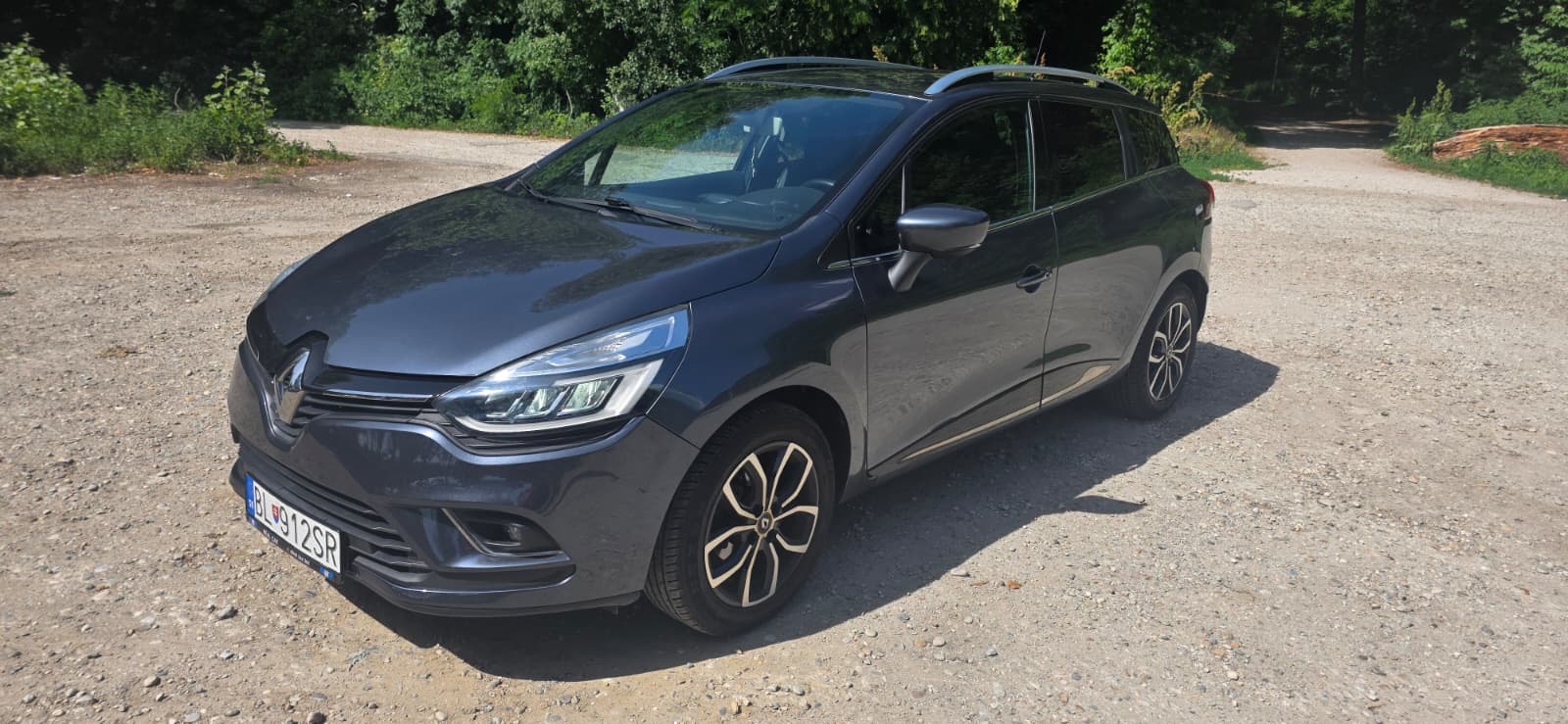 
								Renault Clio full									