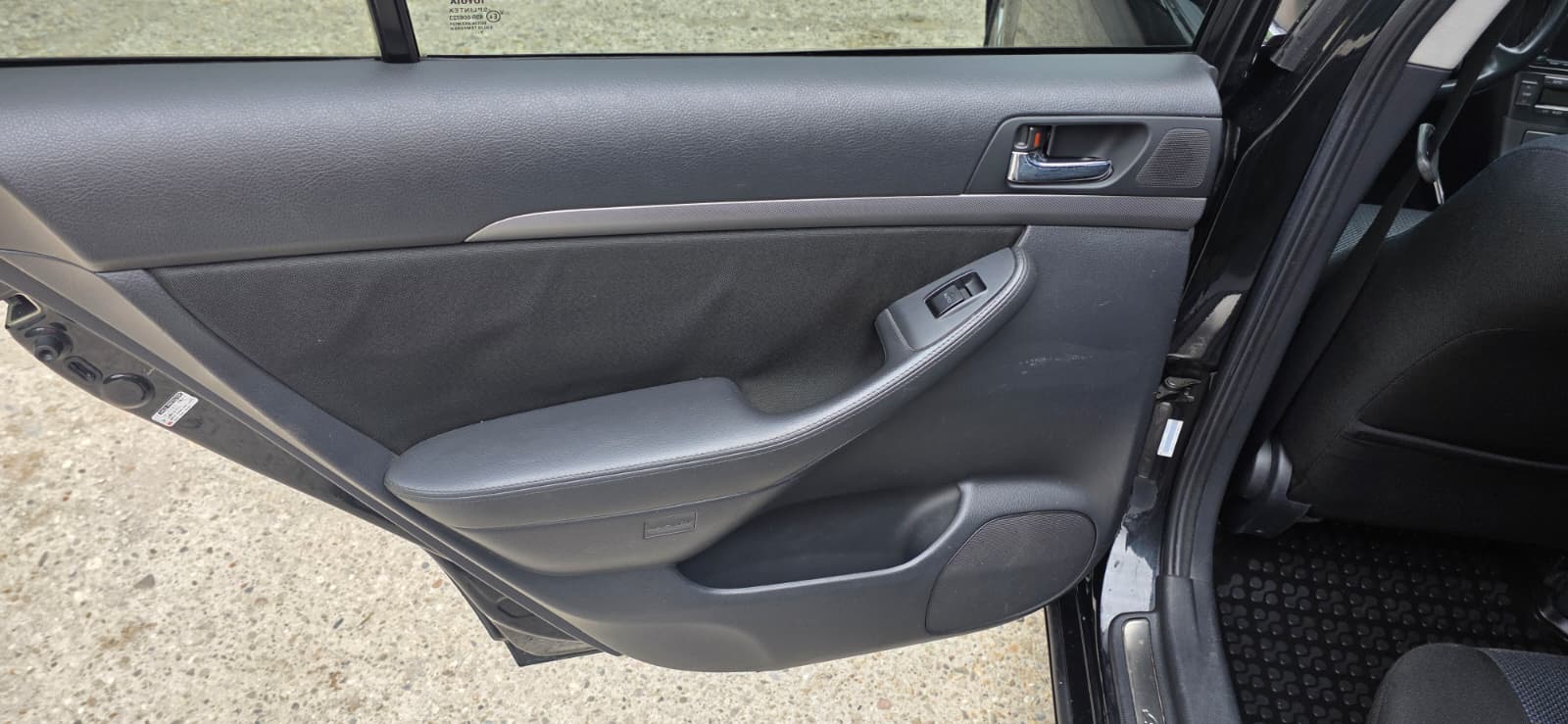 
								Toyota Avensis full									