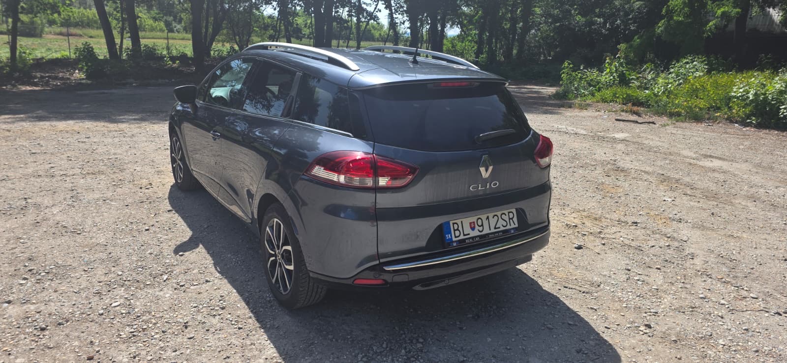 
								Renault Clio full									