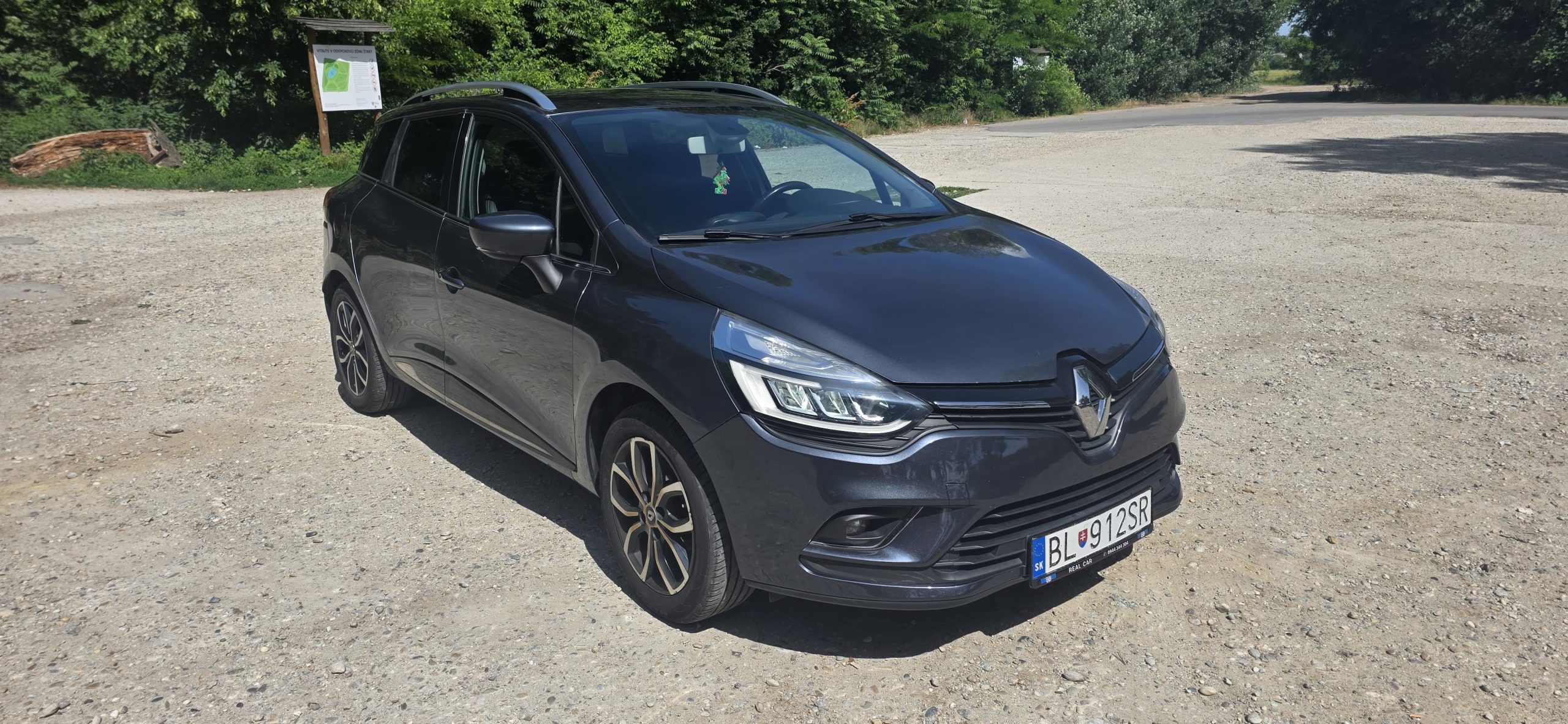 
								Renault Clio full									