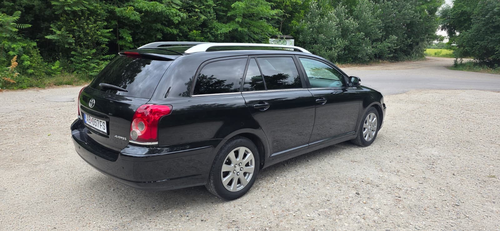 
								Toyota Avensis full									