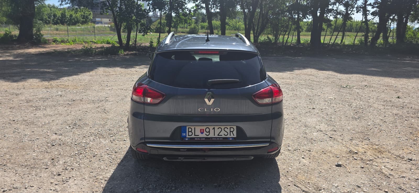 
								Renault Clio full									