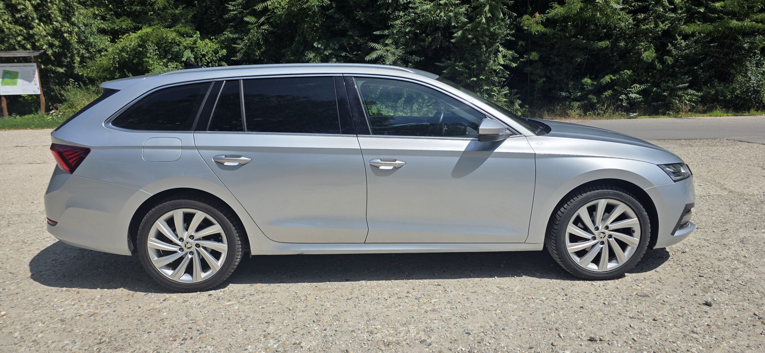 
								Škoda Octavia 2.0TDI full									