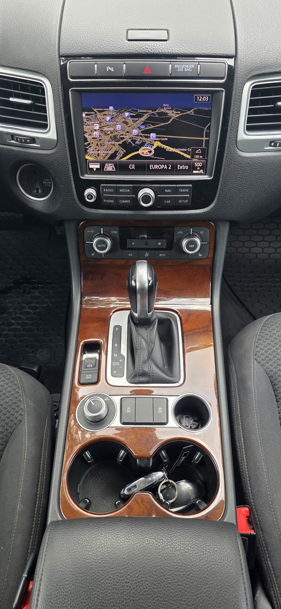 
								Volkswagen Touareg full									