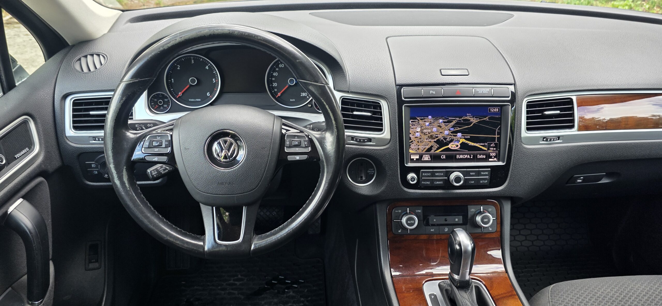 
								Volkswagen Touareg full									