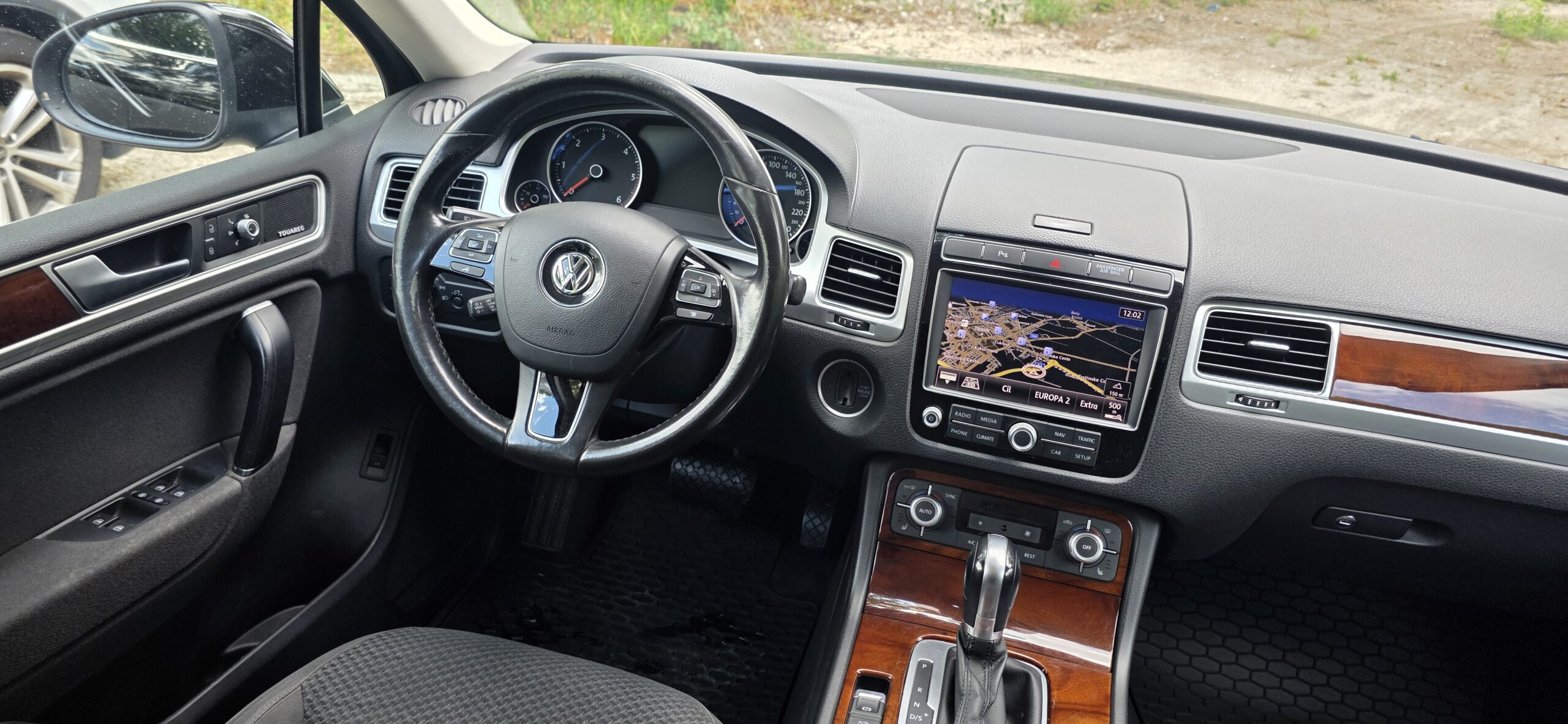 
								Volkswagen Touareg full									