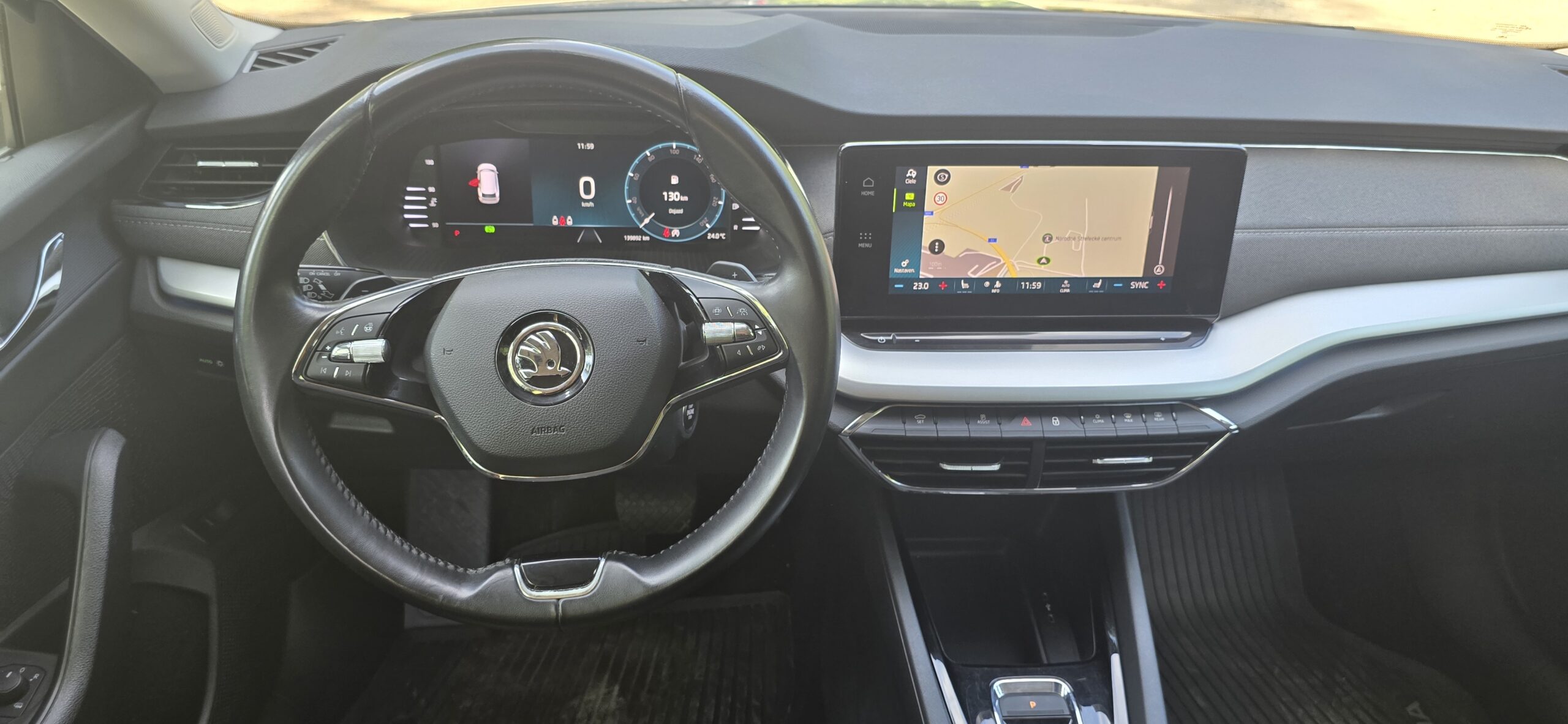 
								Škoda Octavia 2.0TDI full									