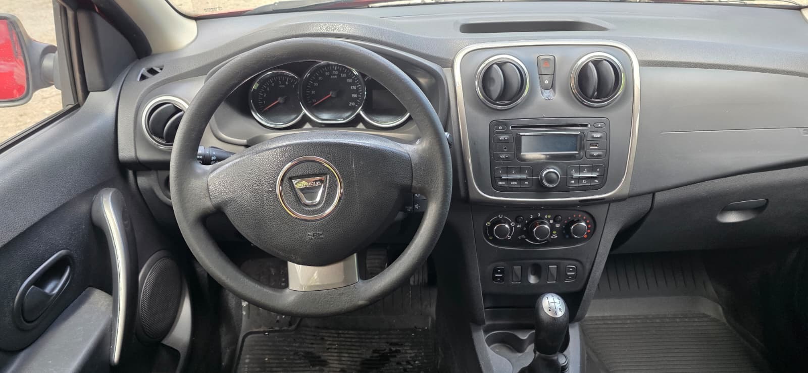 
								Dacia Logan full									