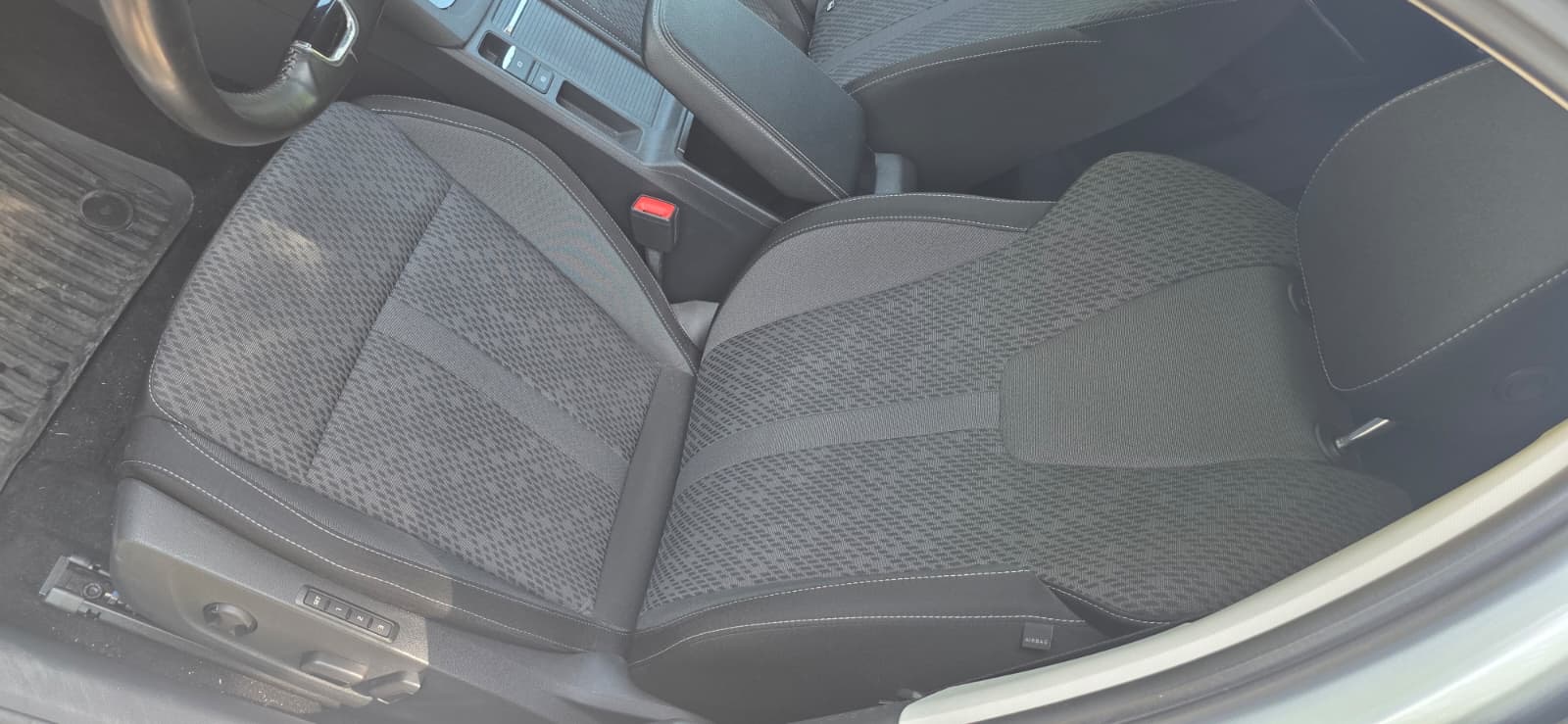 
								Škoda Octavia 2.0TDI full									