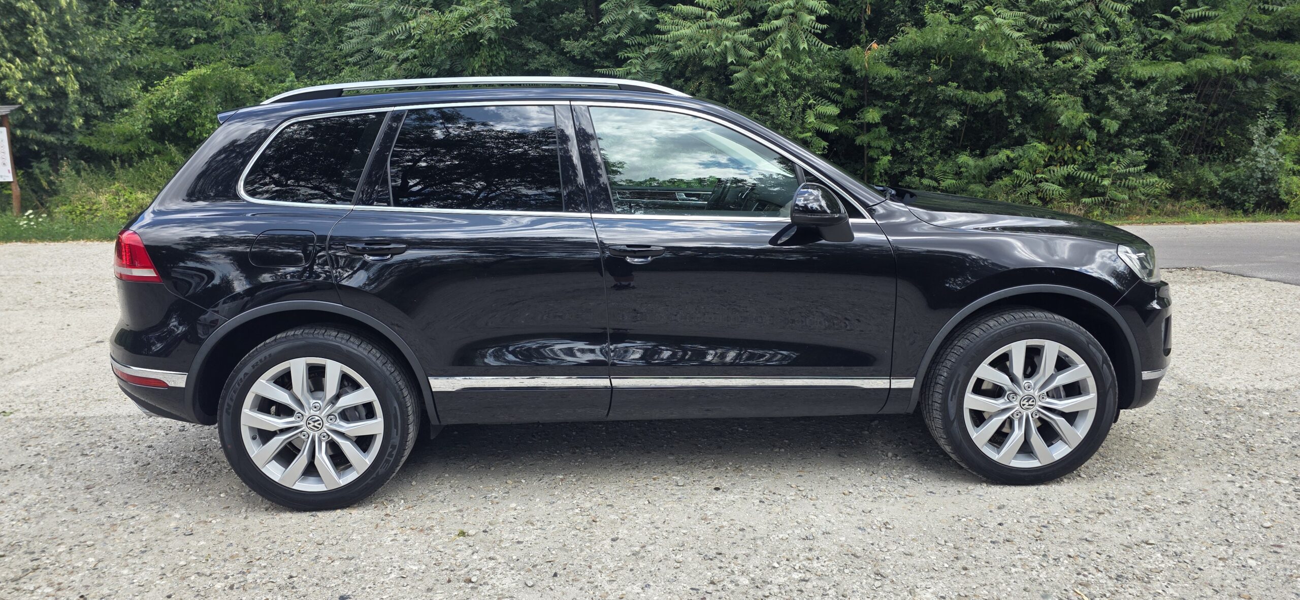 
								Volkswagen Touareg full									