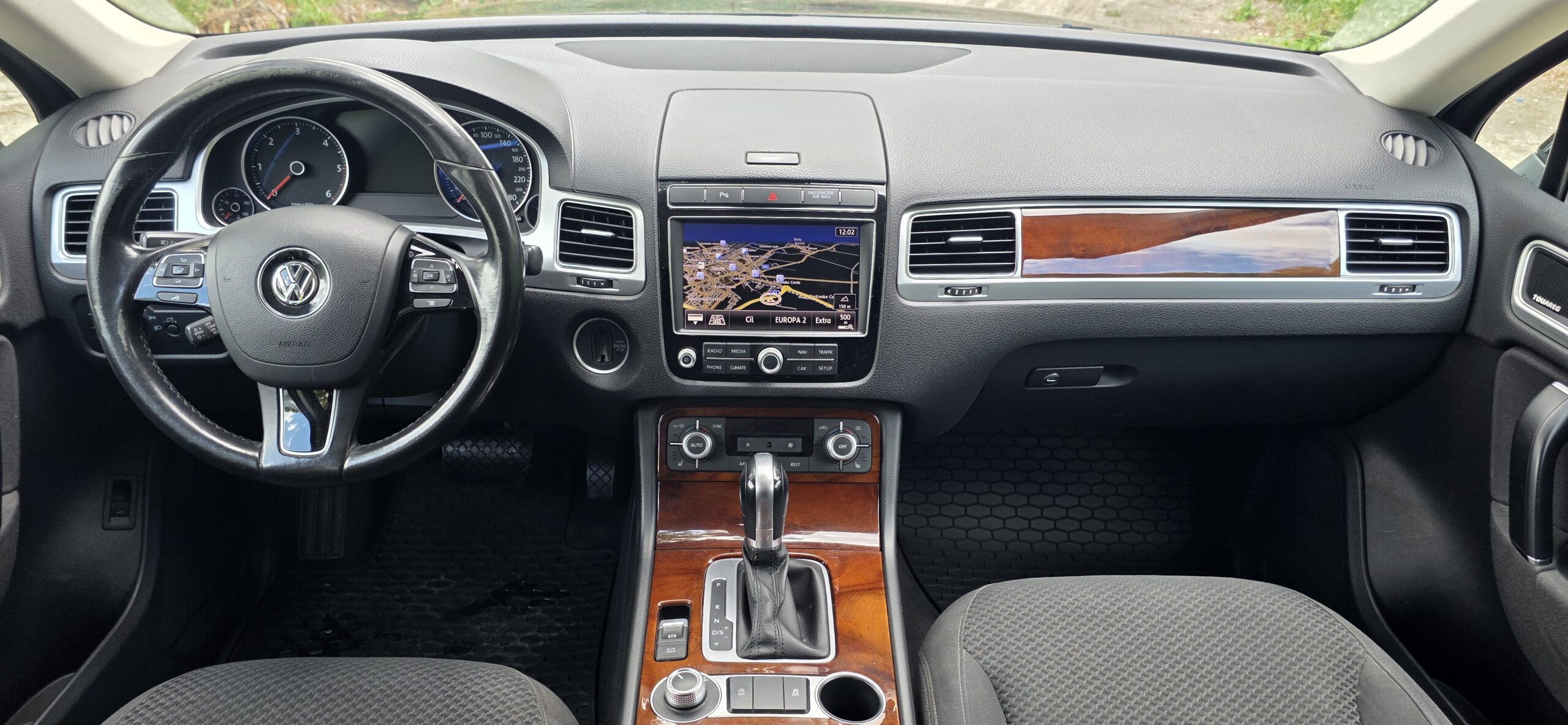 
								Volkswagen Touareg full									