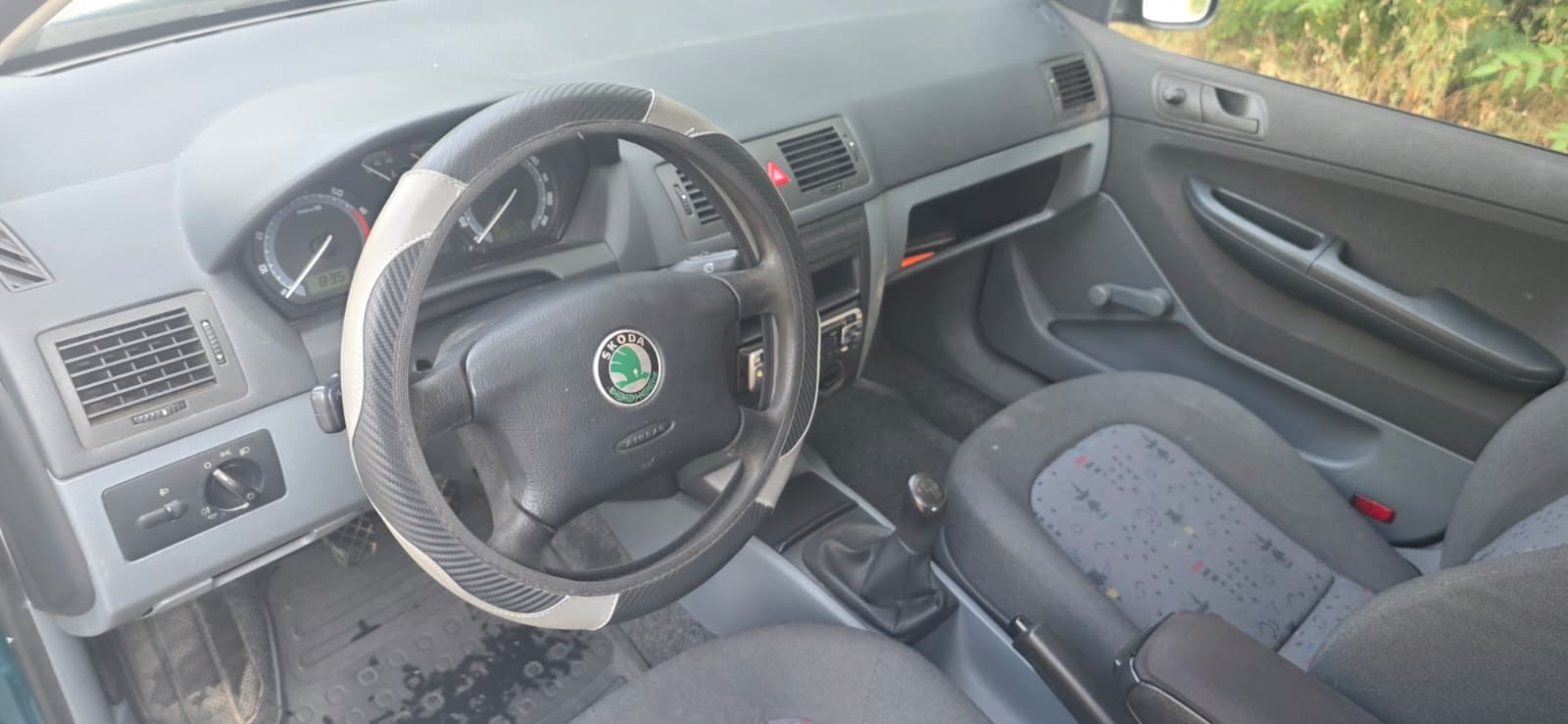 
								Škoda Fabia full									