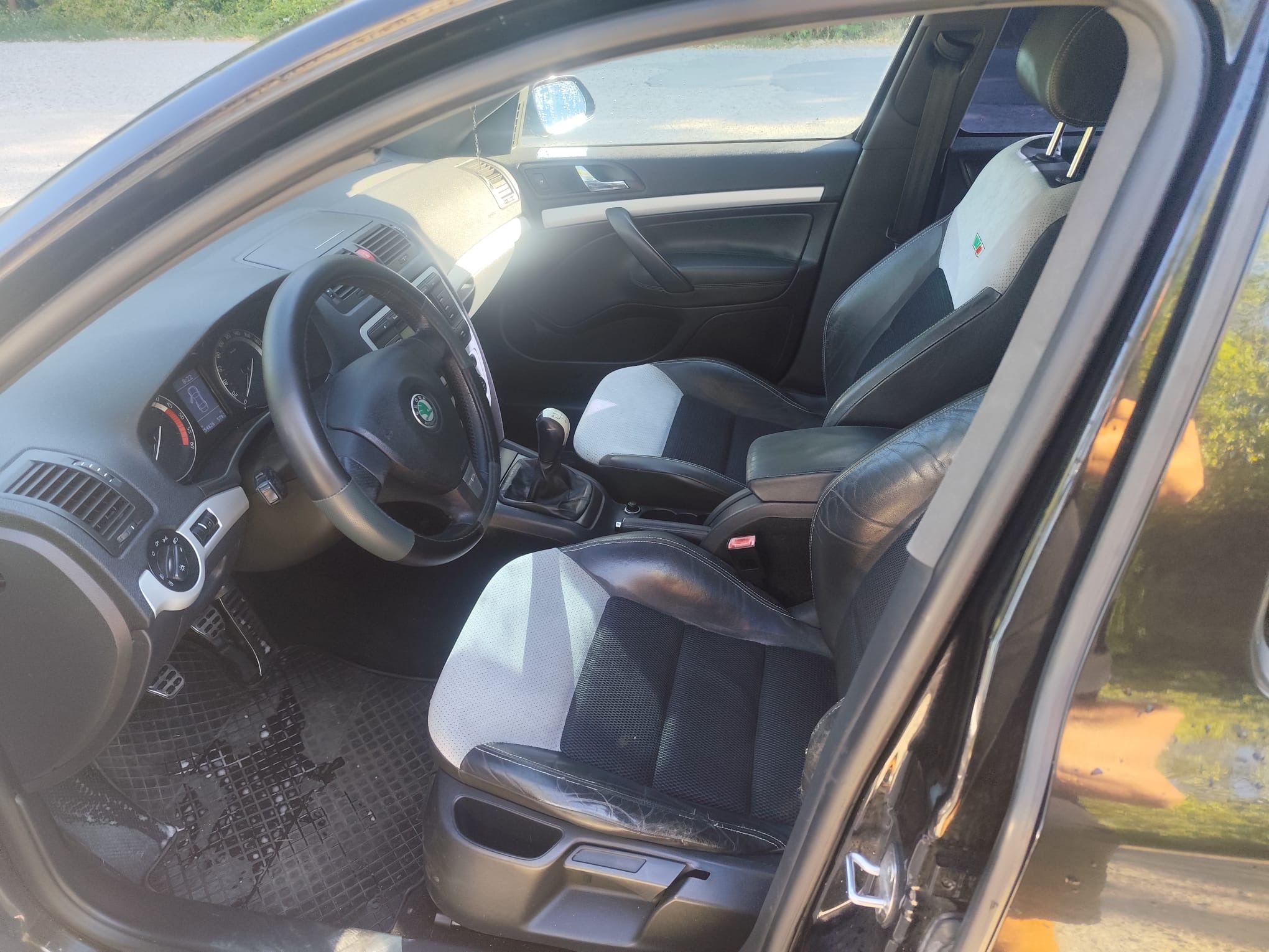 
								Škoda Octavia RS full									
