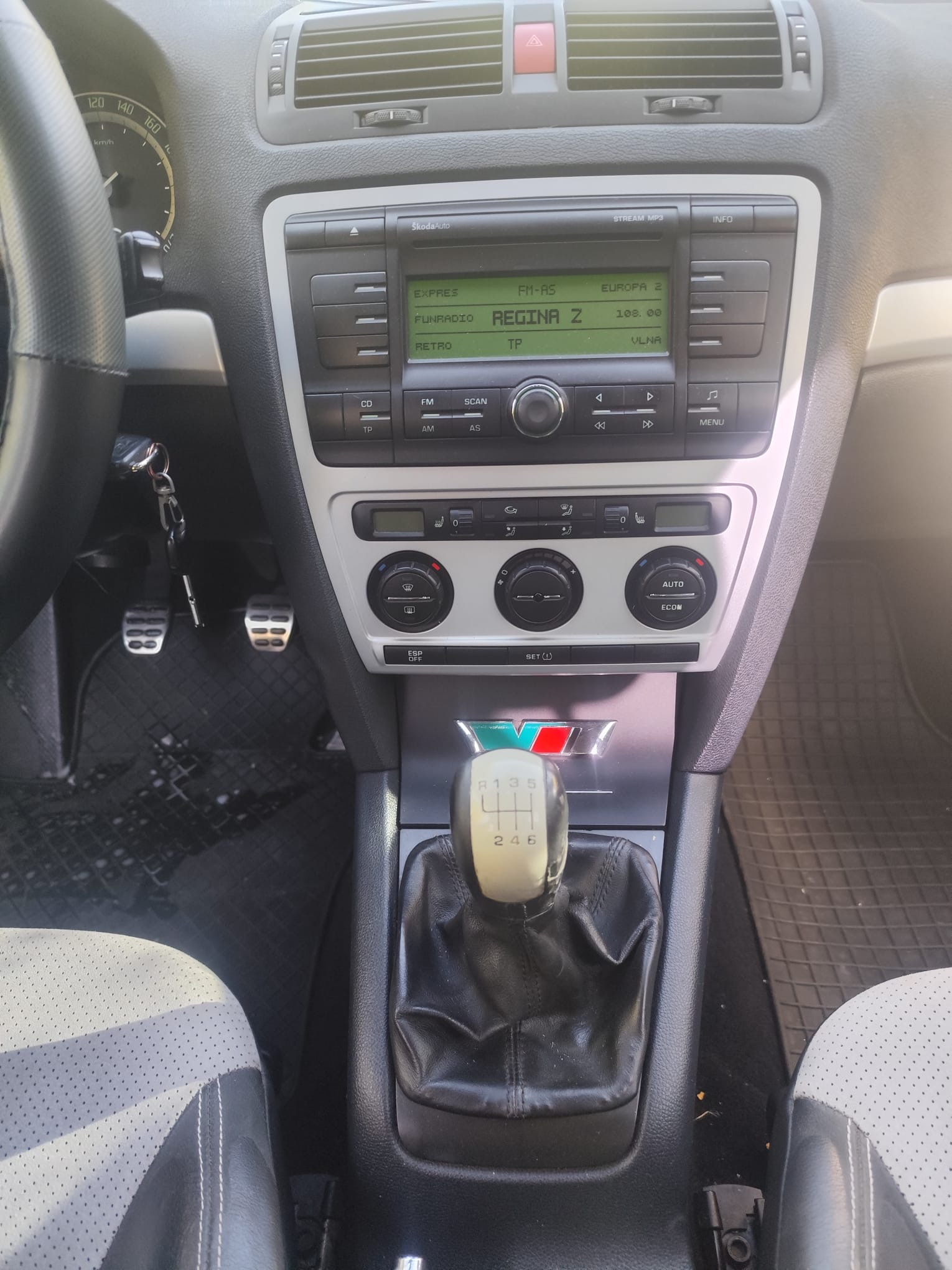 
								Škoda Octavia RS full									