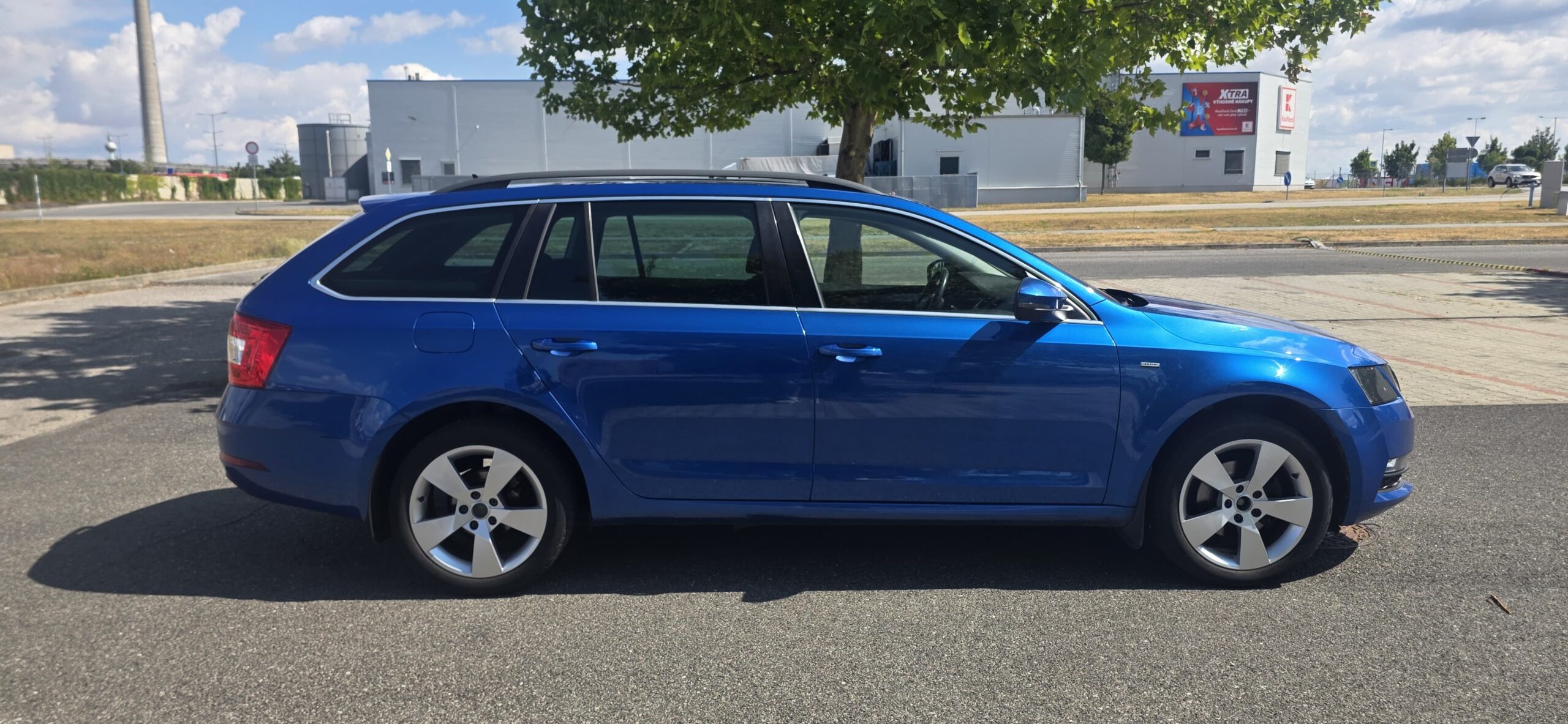 
								Škoda Octavia full									