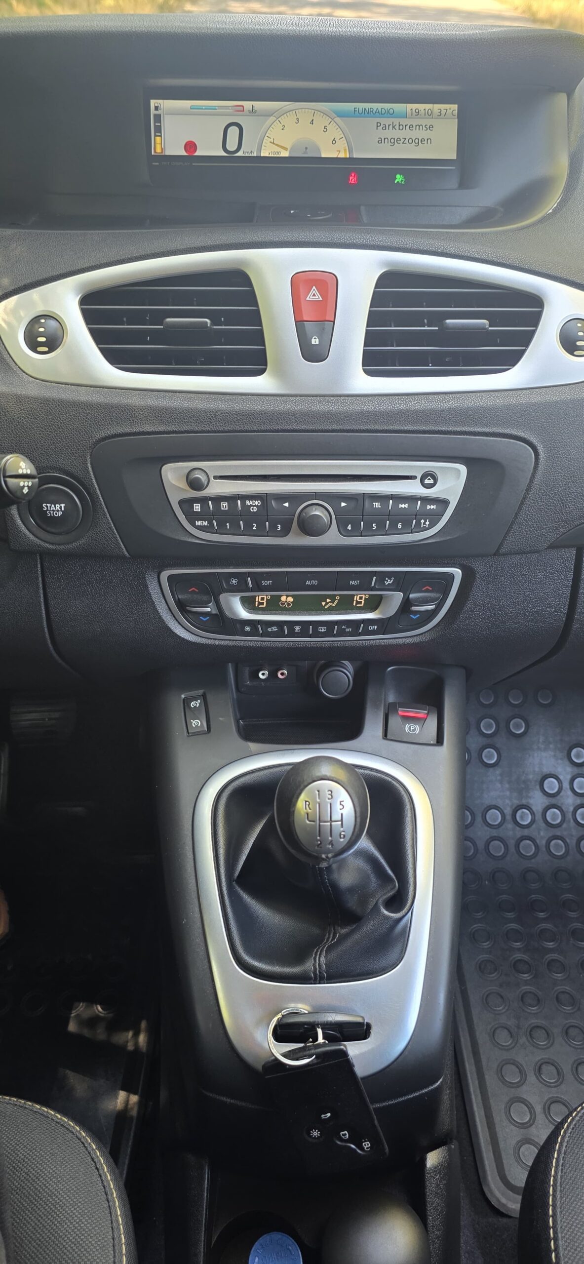 
								Renault Scenic full									