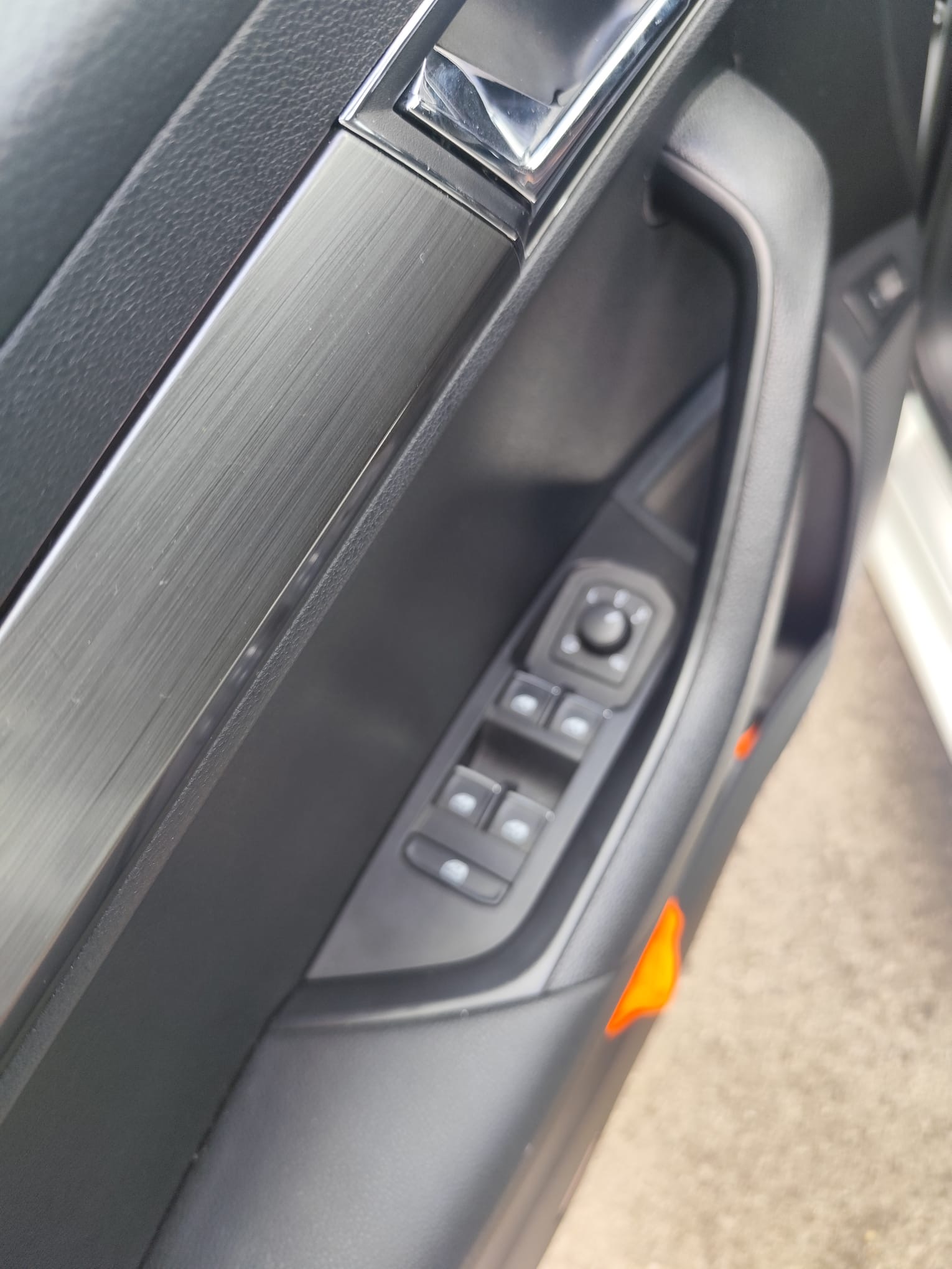 
								Škoda Karoq full									