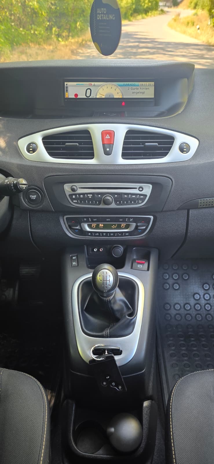
								Renault Scenic full									