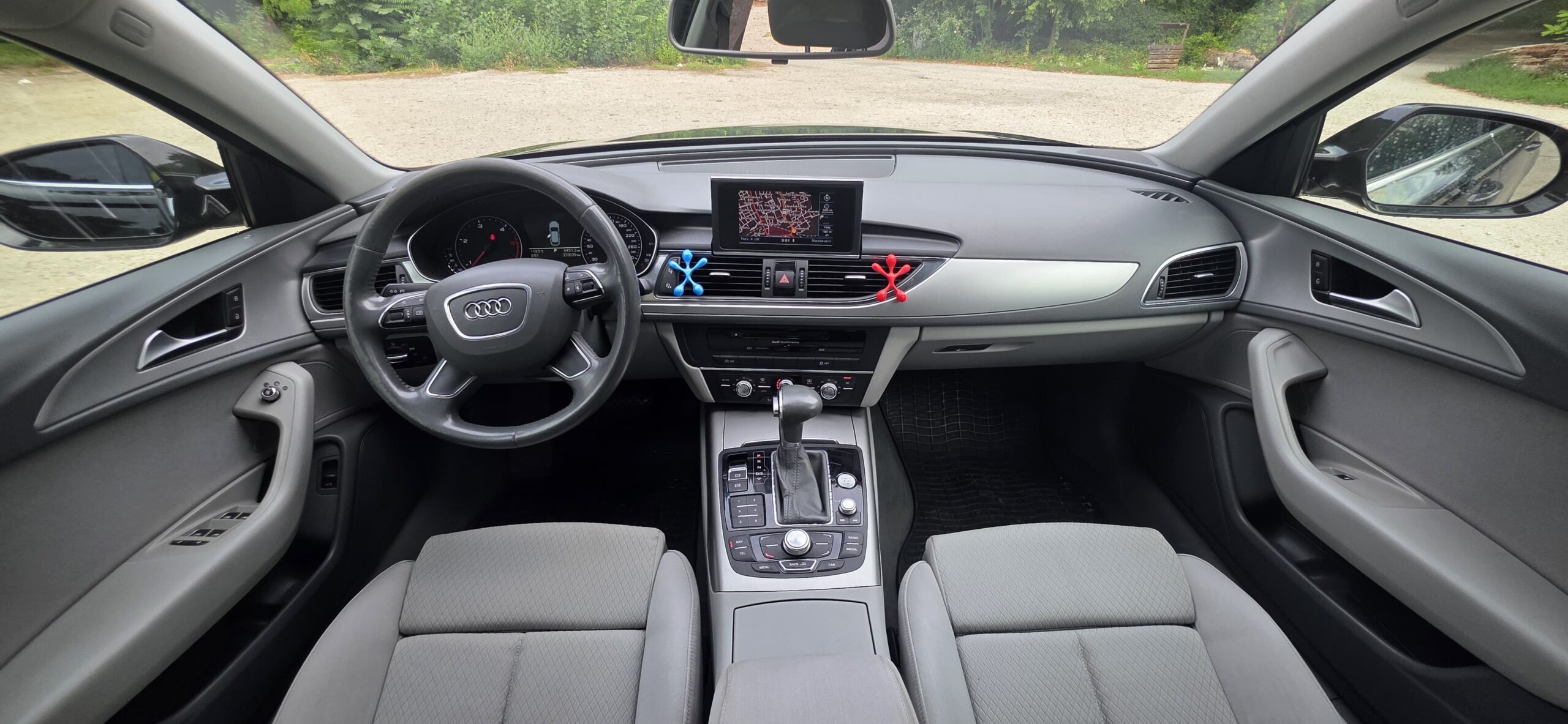 
								Audi A6 3.0 full									