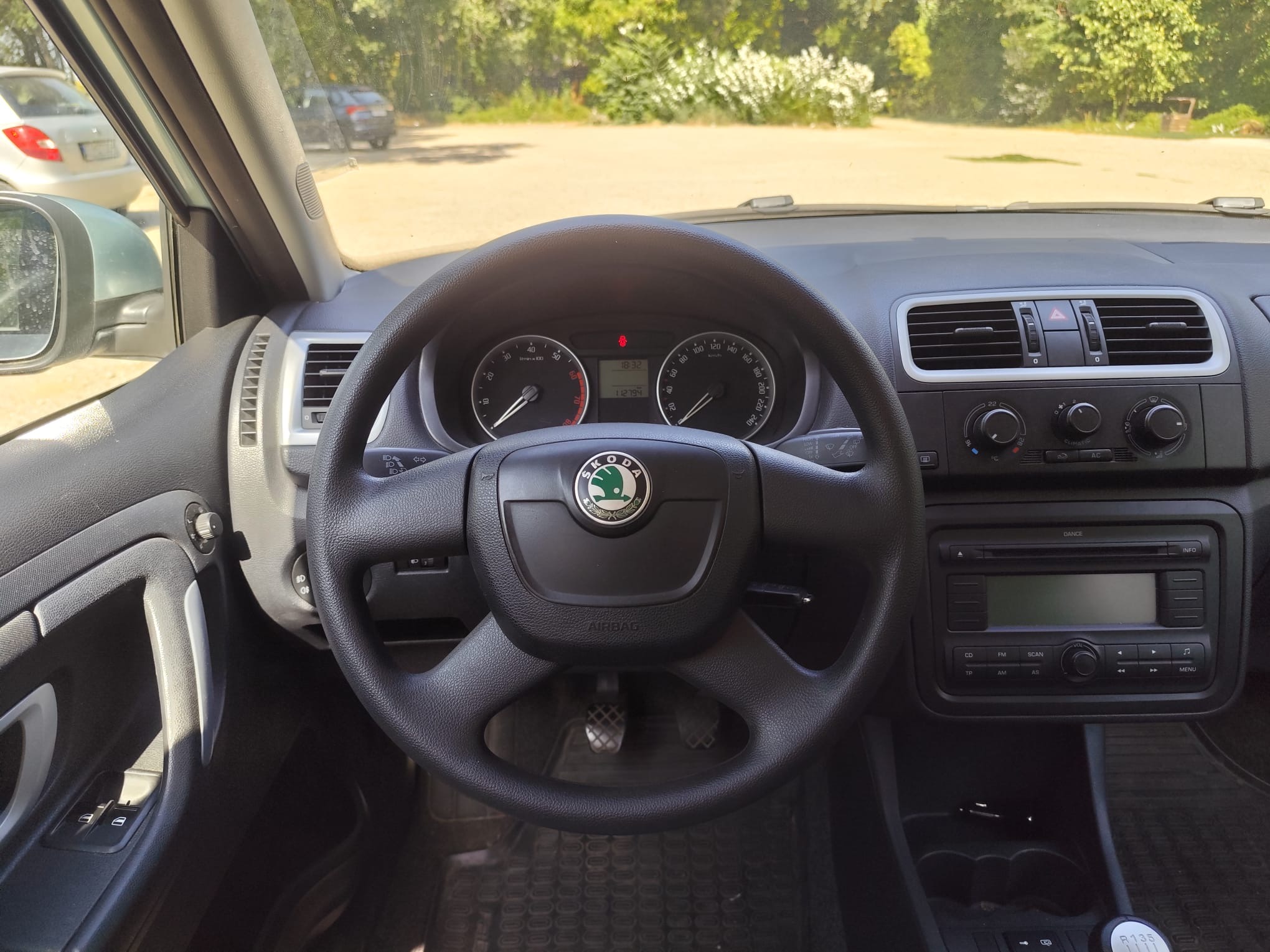 
								Škoda Fabia full									