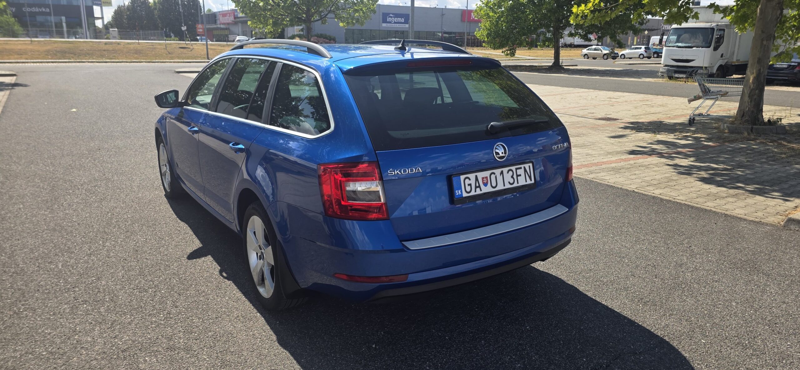 
								Škoda Octavia full									