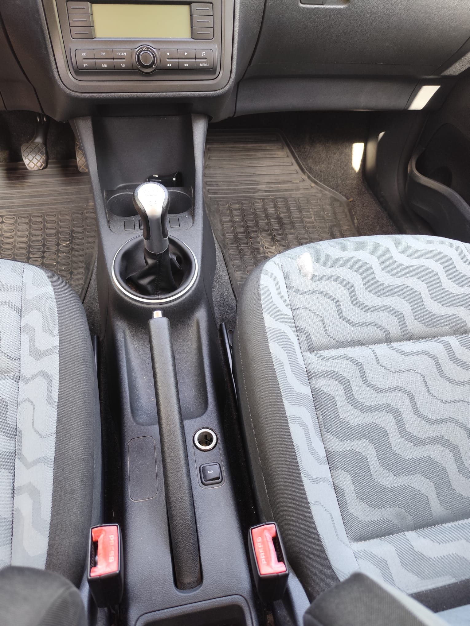 
								Škoda Fabia full									