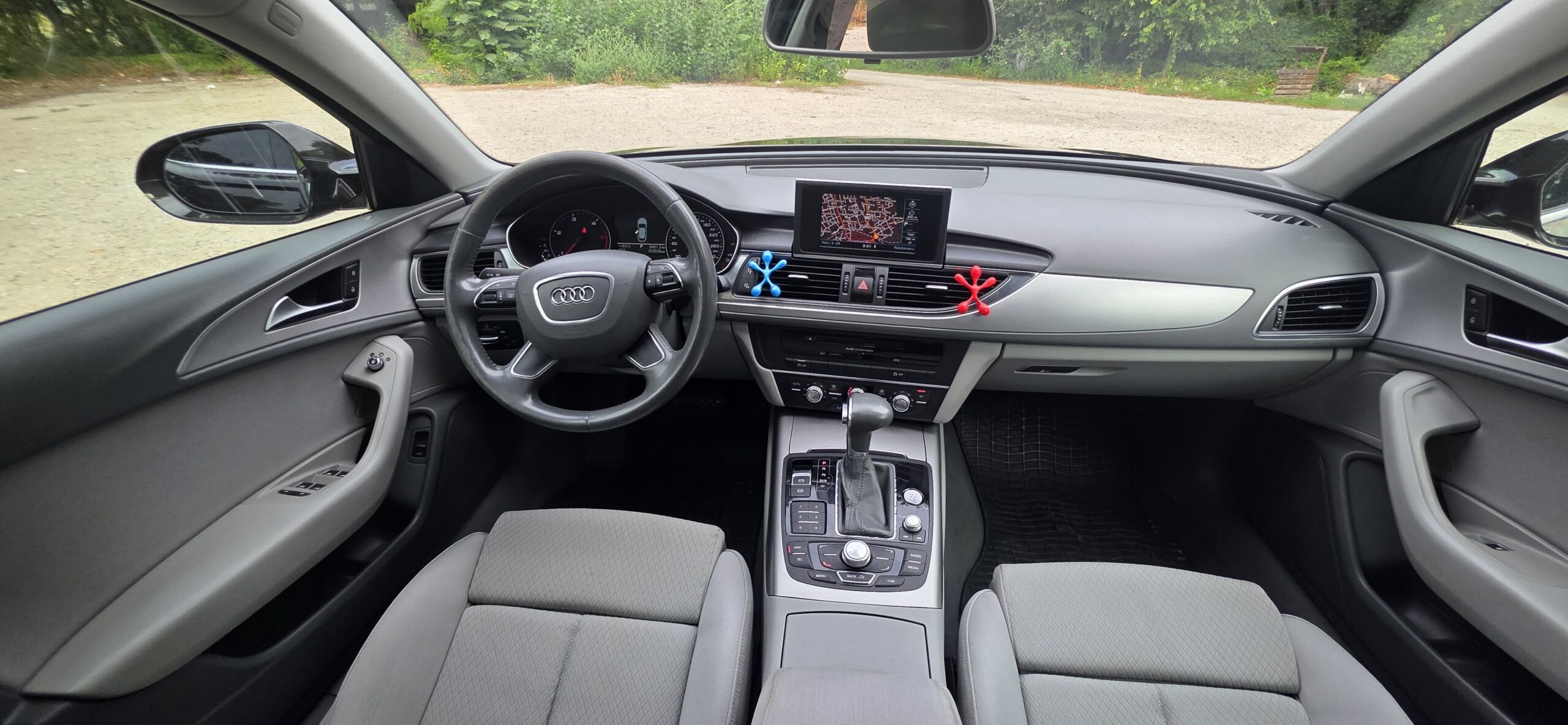 
								Audi A6 3.0 full									