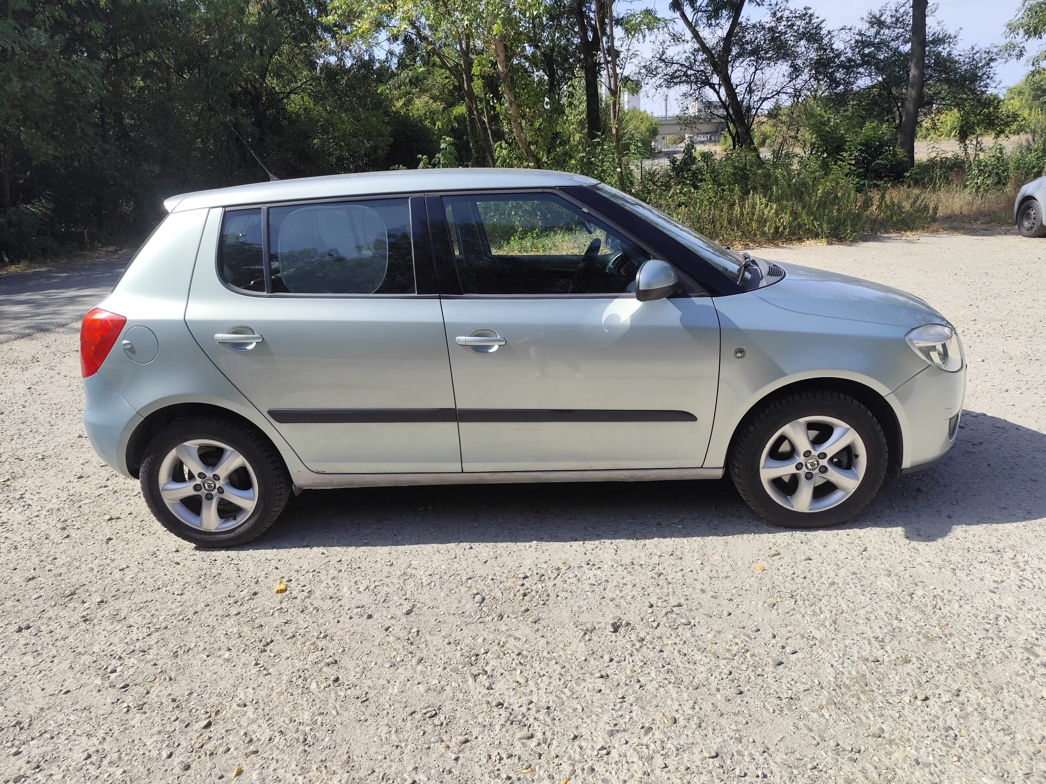 
								Škoda Fabia full									