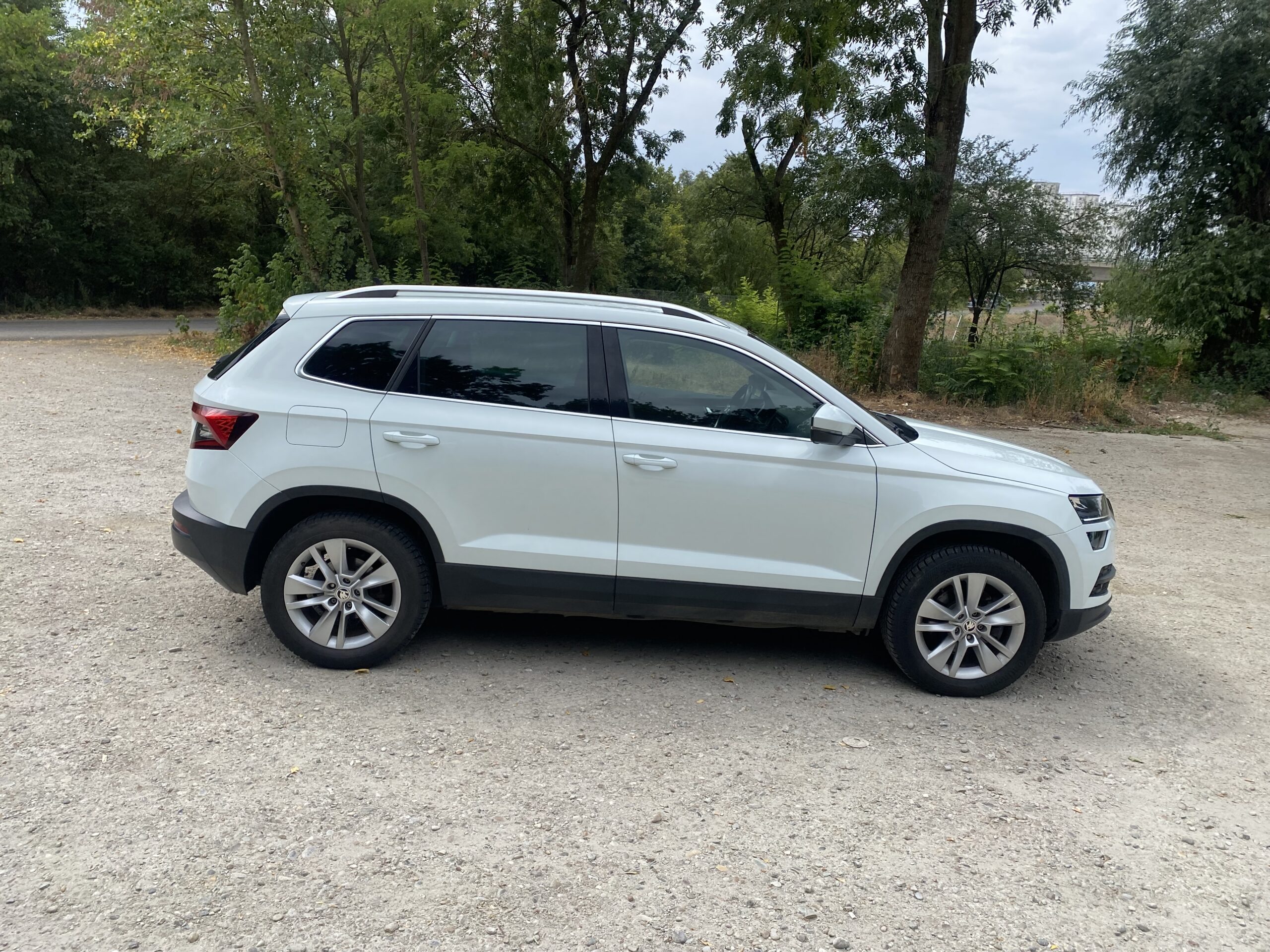 
								Škoda Karoq full									