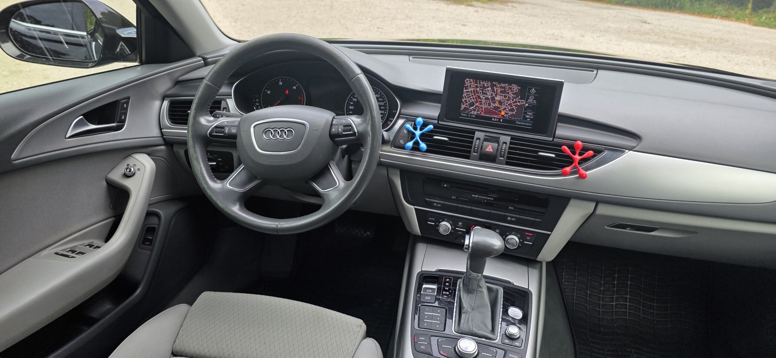 
								Audi A6 3.0 full									