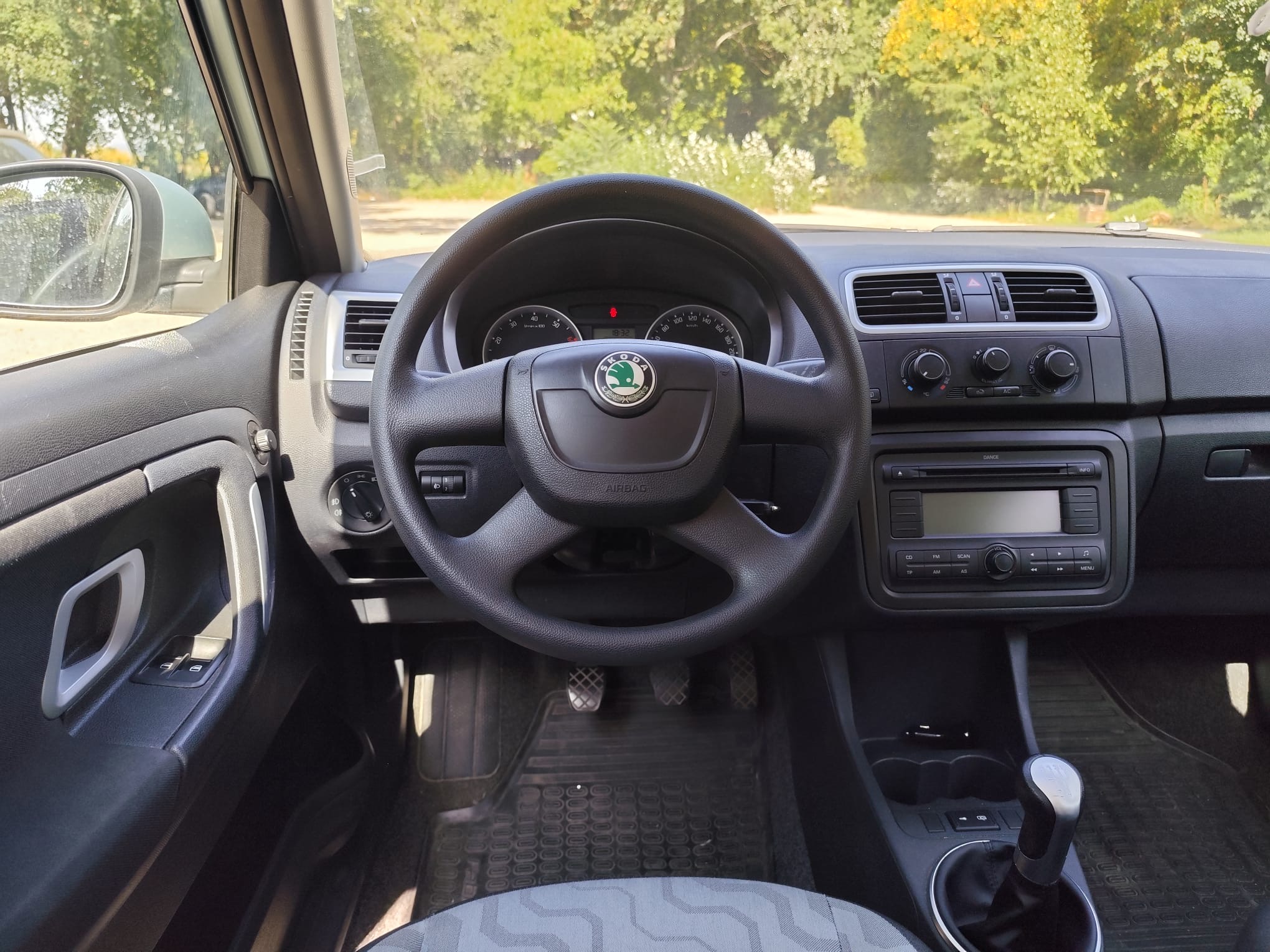 
								Škoda Fabia full									