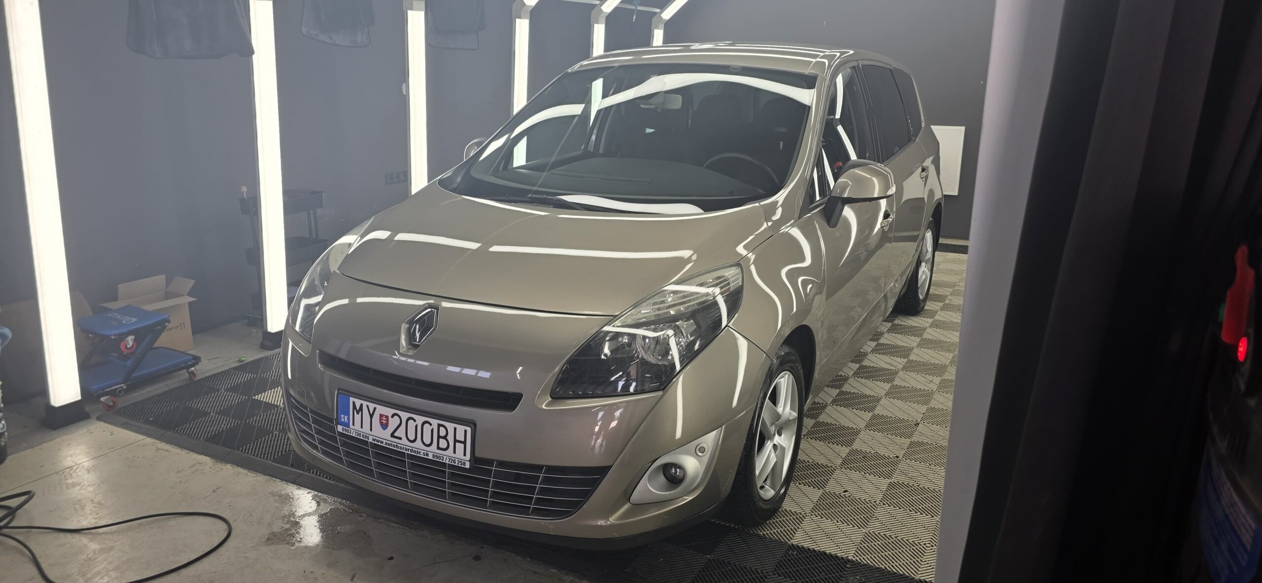 
								Renault Scenic full									