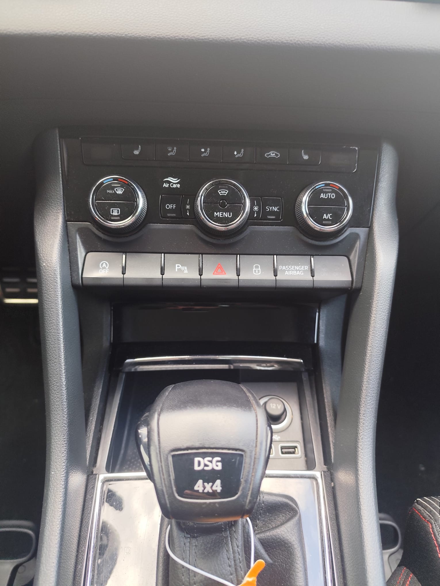 
								Škoda Karoq full									