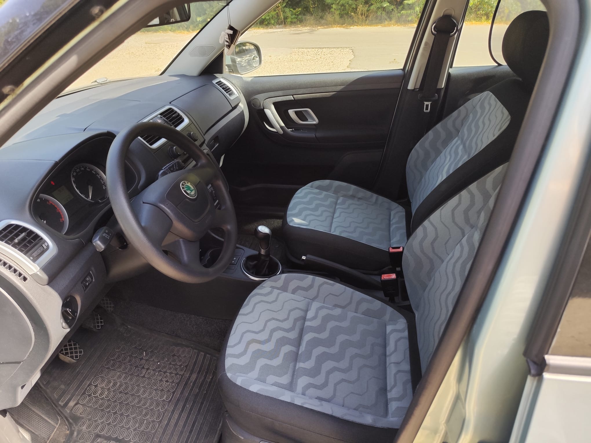 
								Škoda Fabia full									