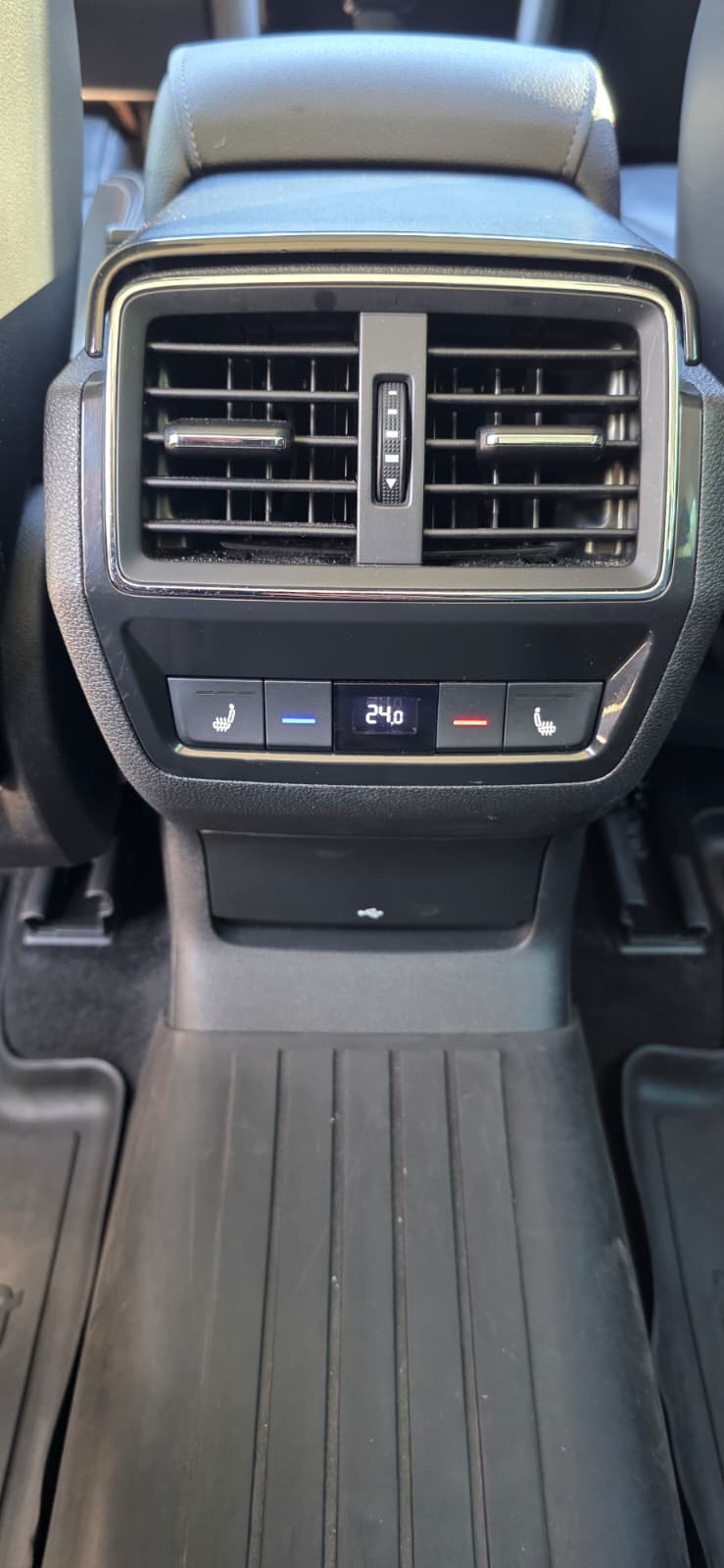 
								Škoda Kodiaq 2,0TDI 4×4 140kw full									