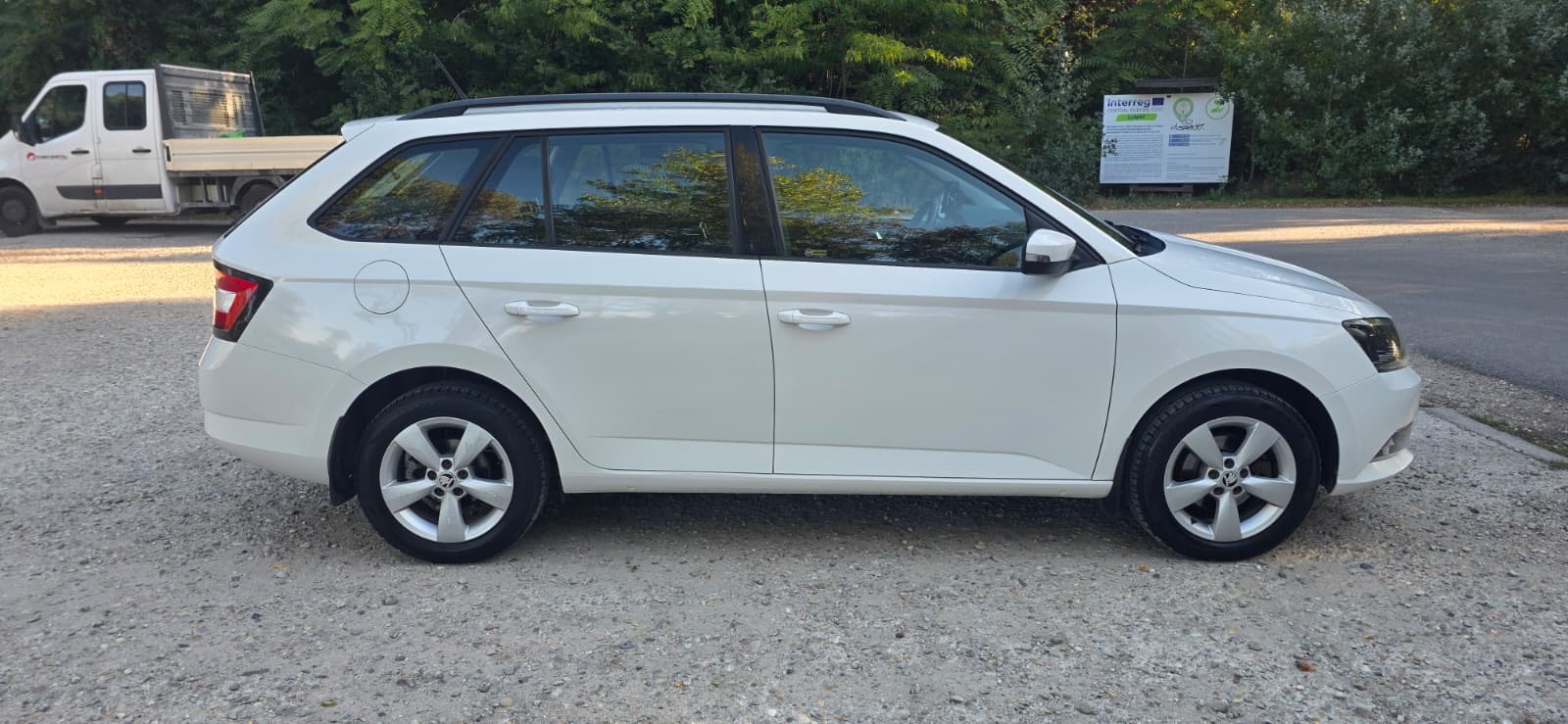 
								Škoda Fabia full									