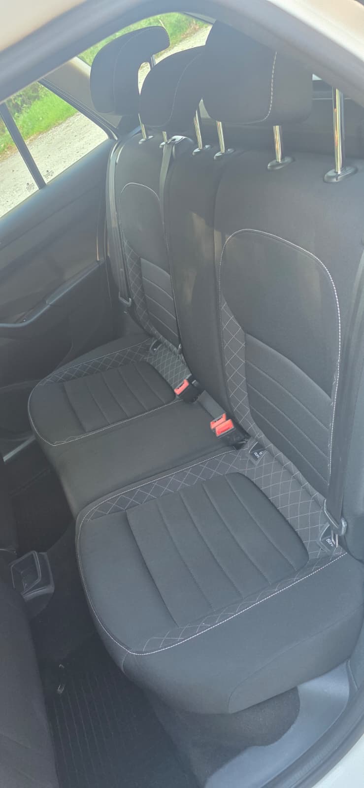 
								Škoda Fabia full									