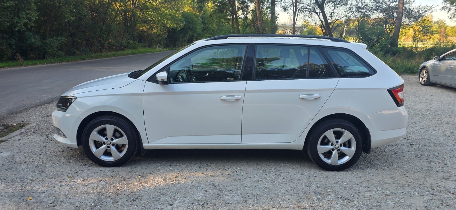 
								Škoda Fabia full									