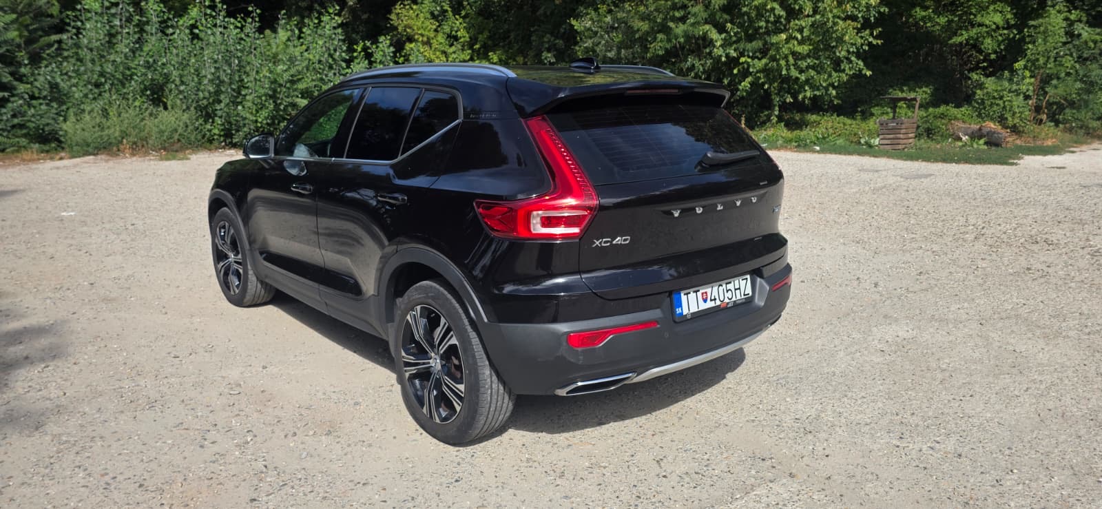 
								Volvo XC40 full									