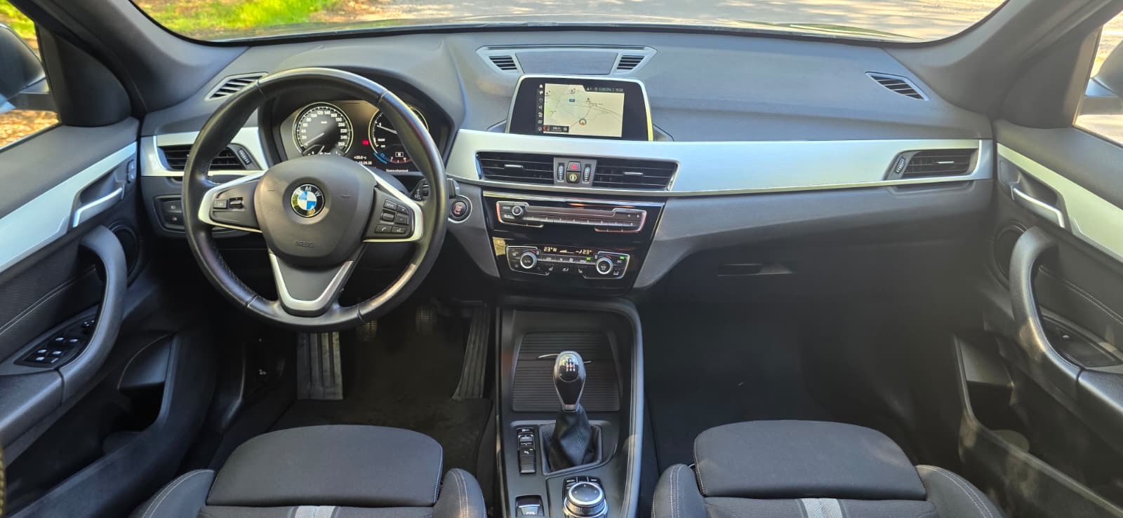 
								BMW X1 full									