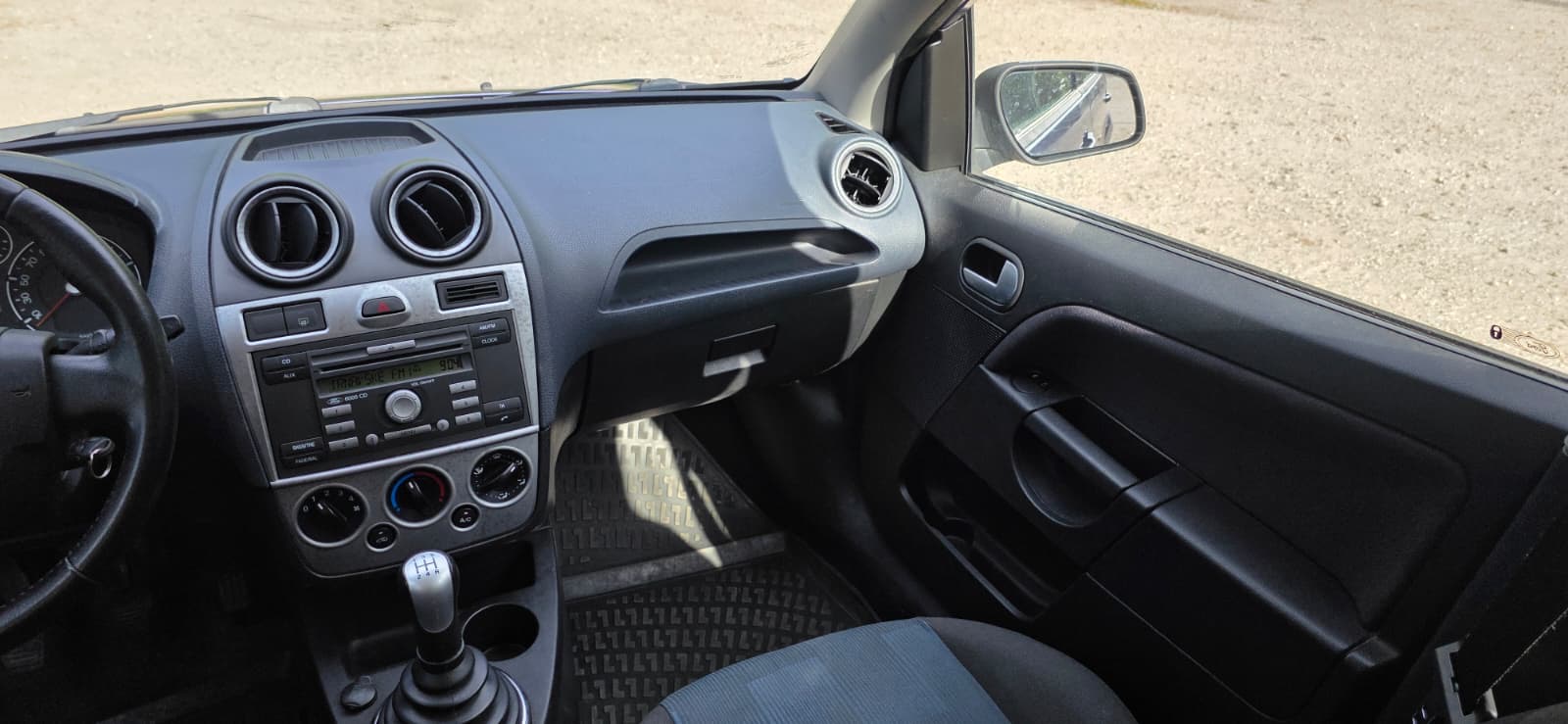 
								Ford Fiesta full									